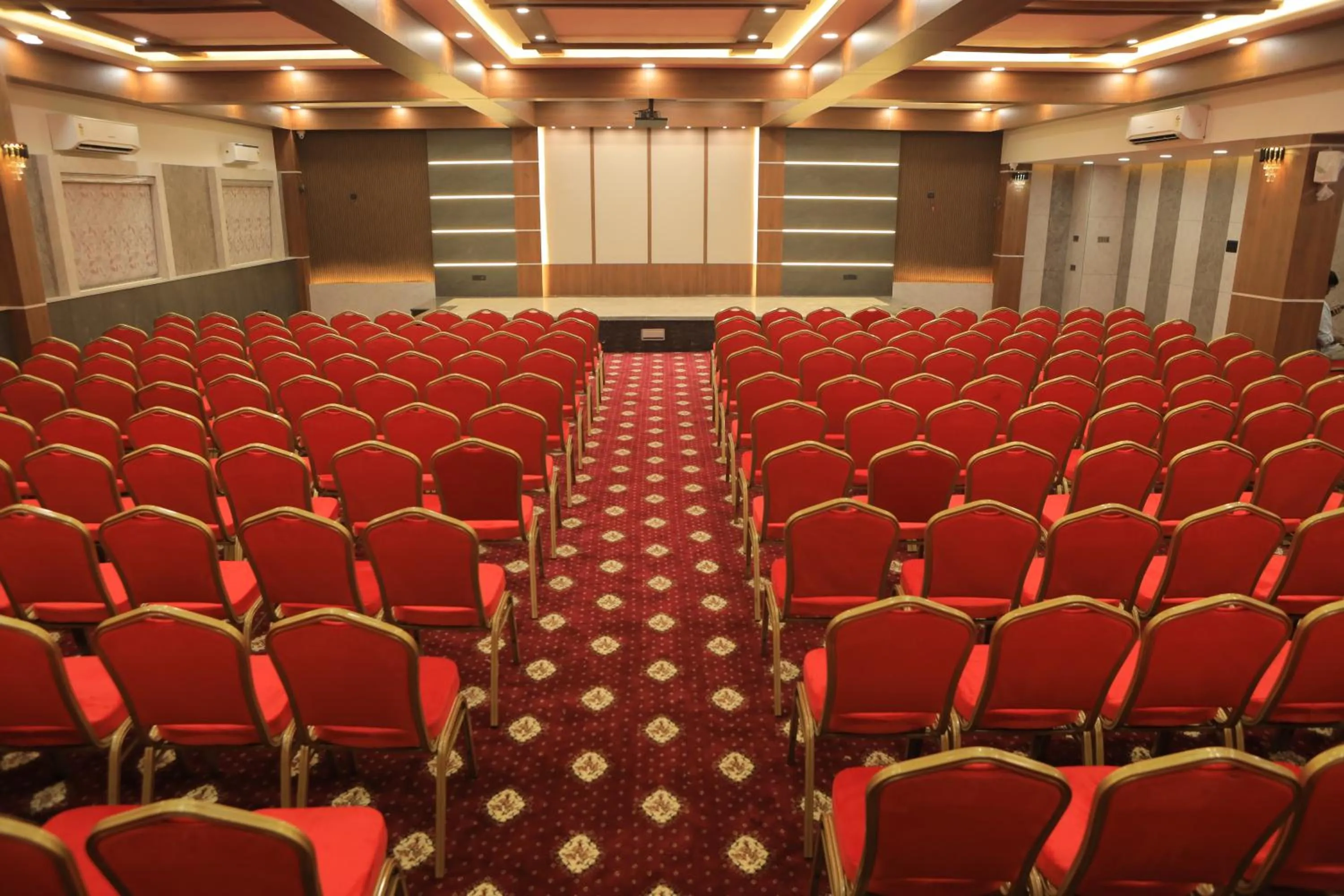 Business facilities in KANS ONE - Hotel & Banquets