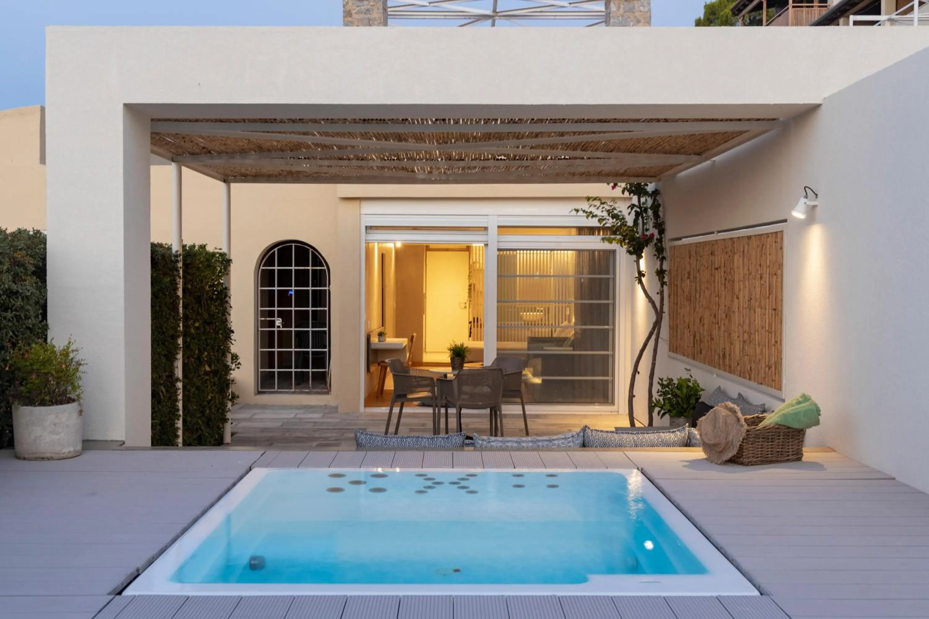 Garden in Atrium Hotel