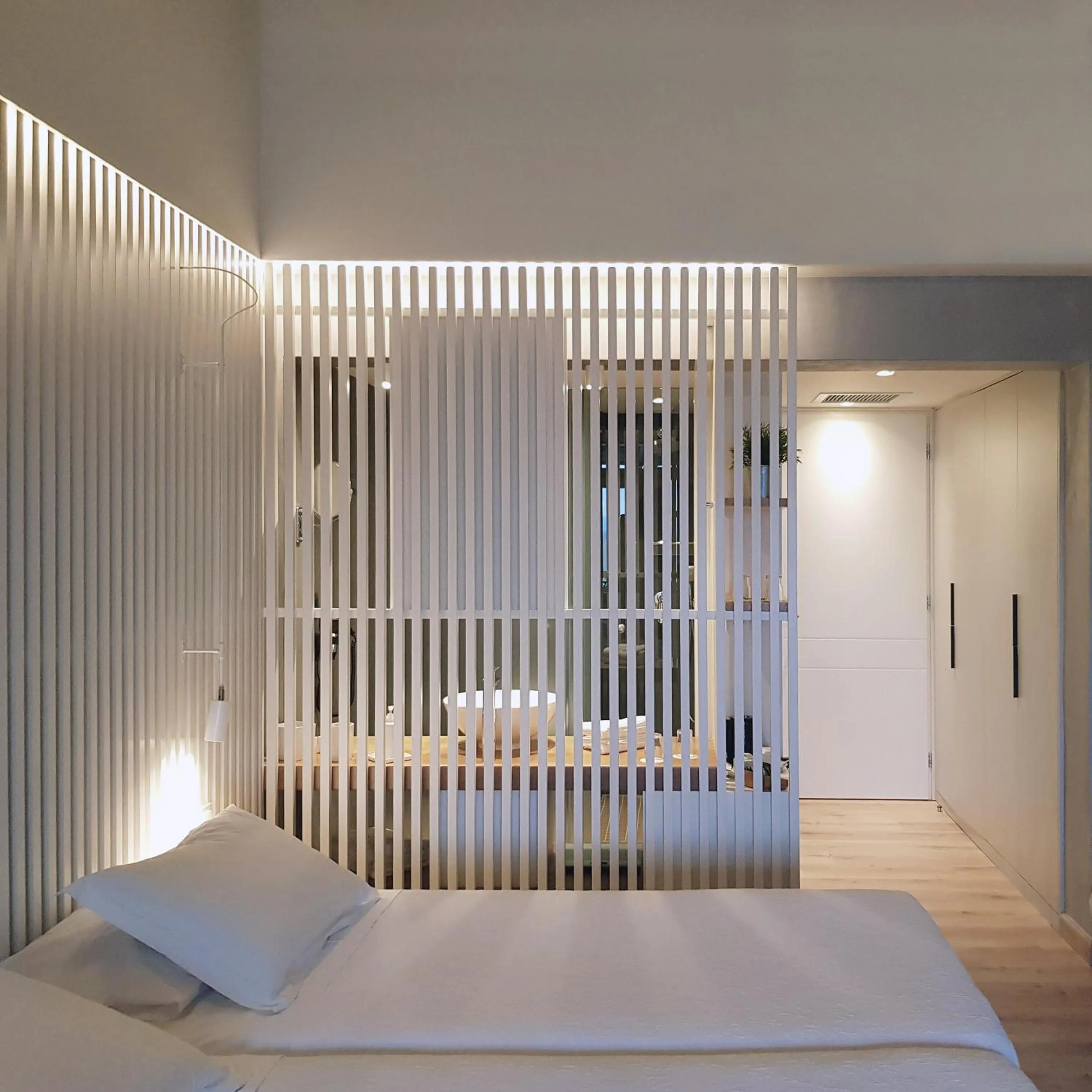 Shower, Bed in Atrium Hotel