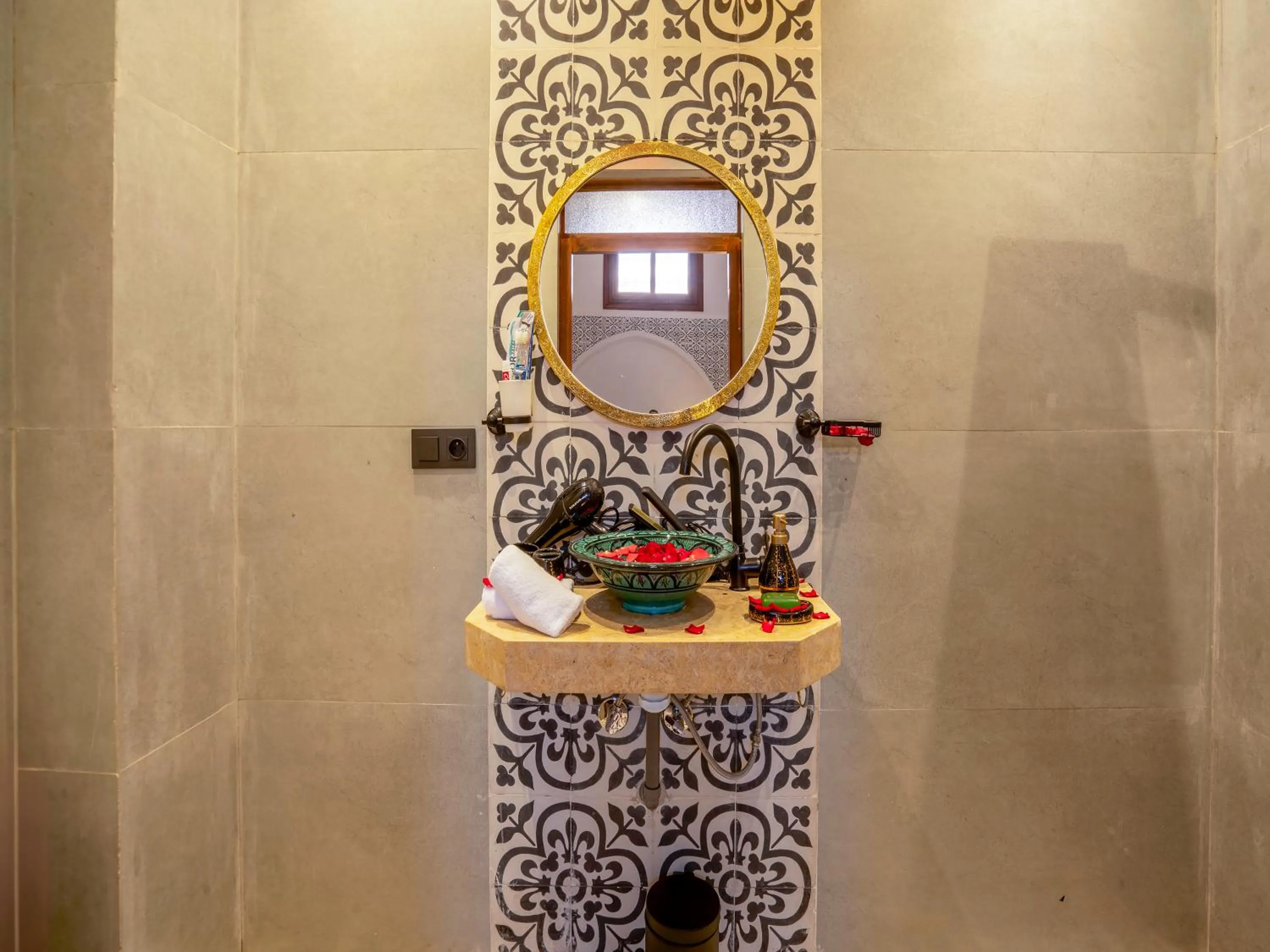 Shower in Riad Le Nid De Fatima