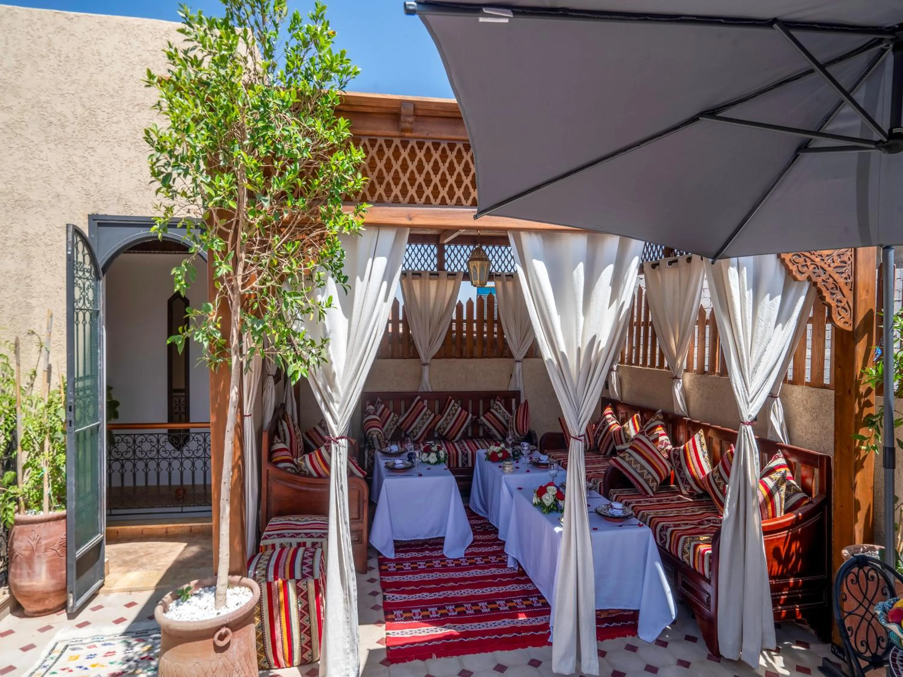 Property building in Riad Le Nid De Fatima