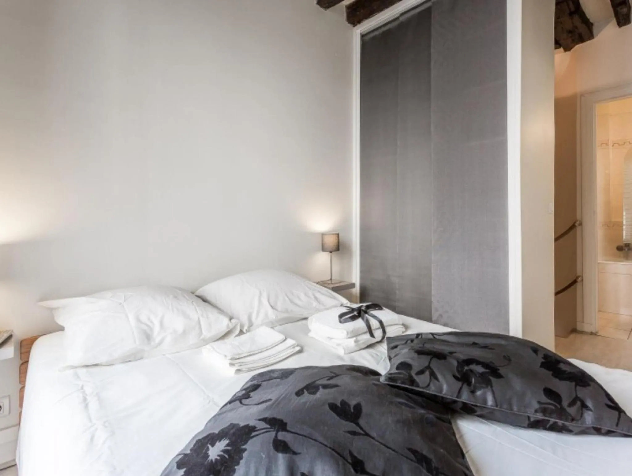 Bedroom, Bed in Apartment Duplex Paris