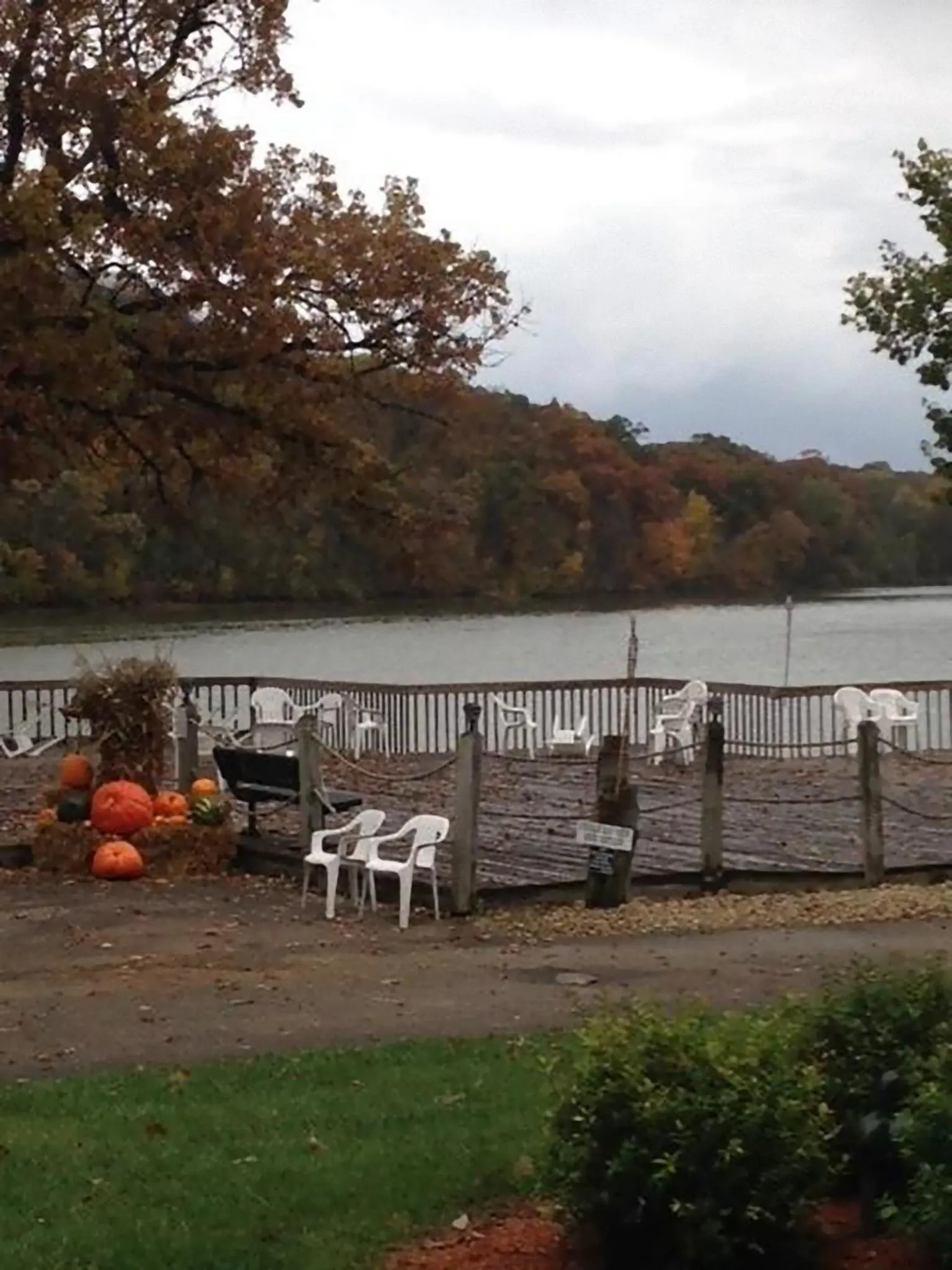 Facade/entrance in Paddle Wheel Inn