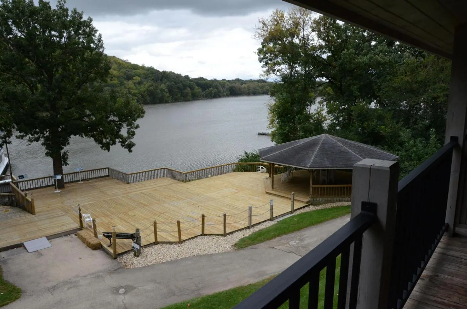 Balcony/Terrace in Paddle Wheel Inn