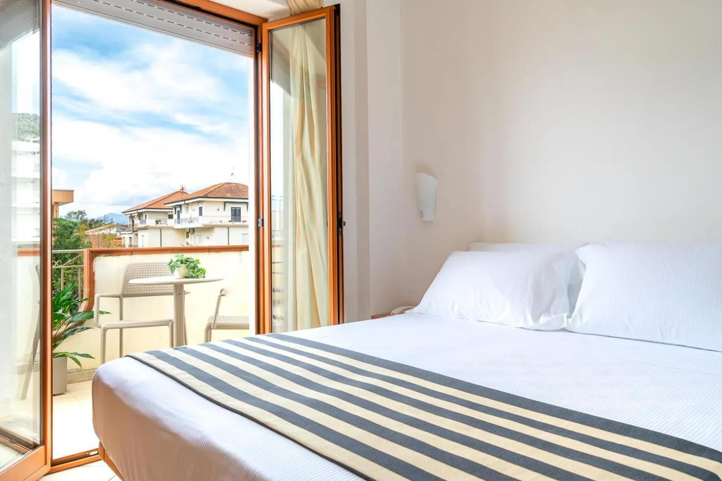 Bedroom, Bed in Grazia Hotel