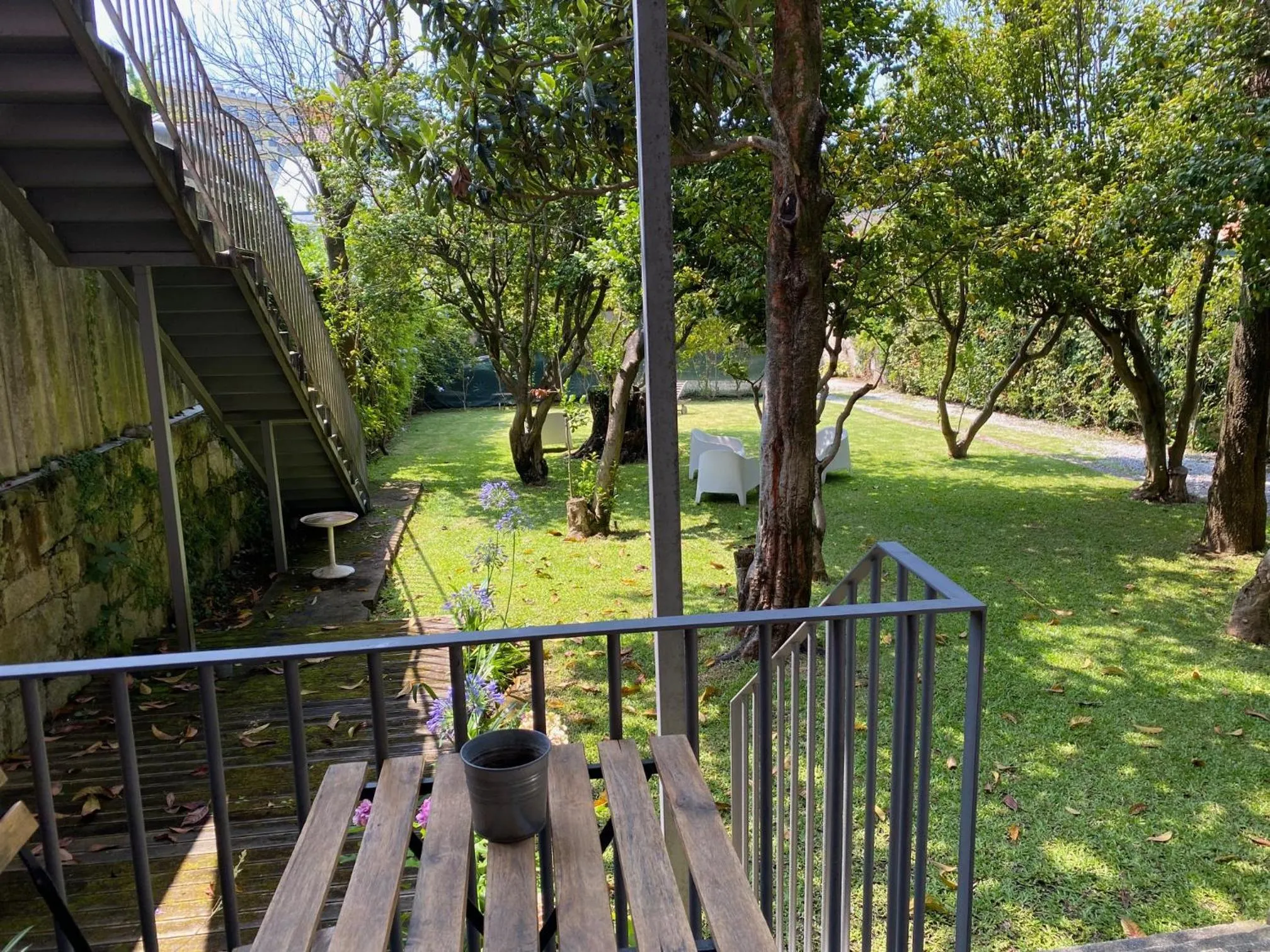 Garden view in Koolhouse Porto