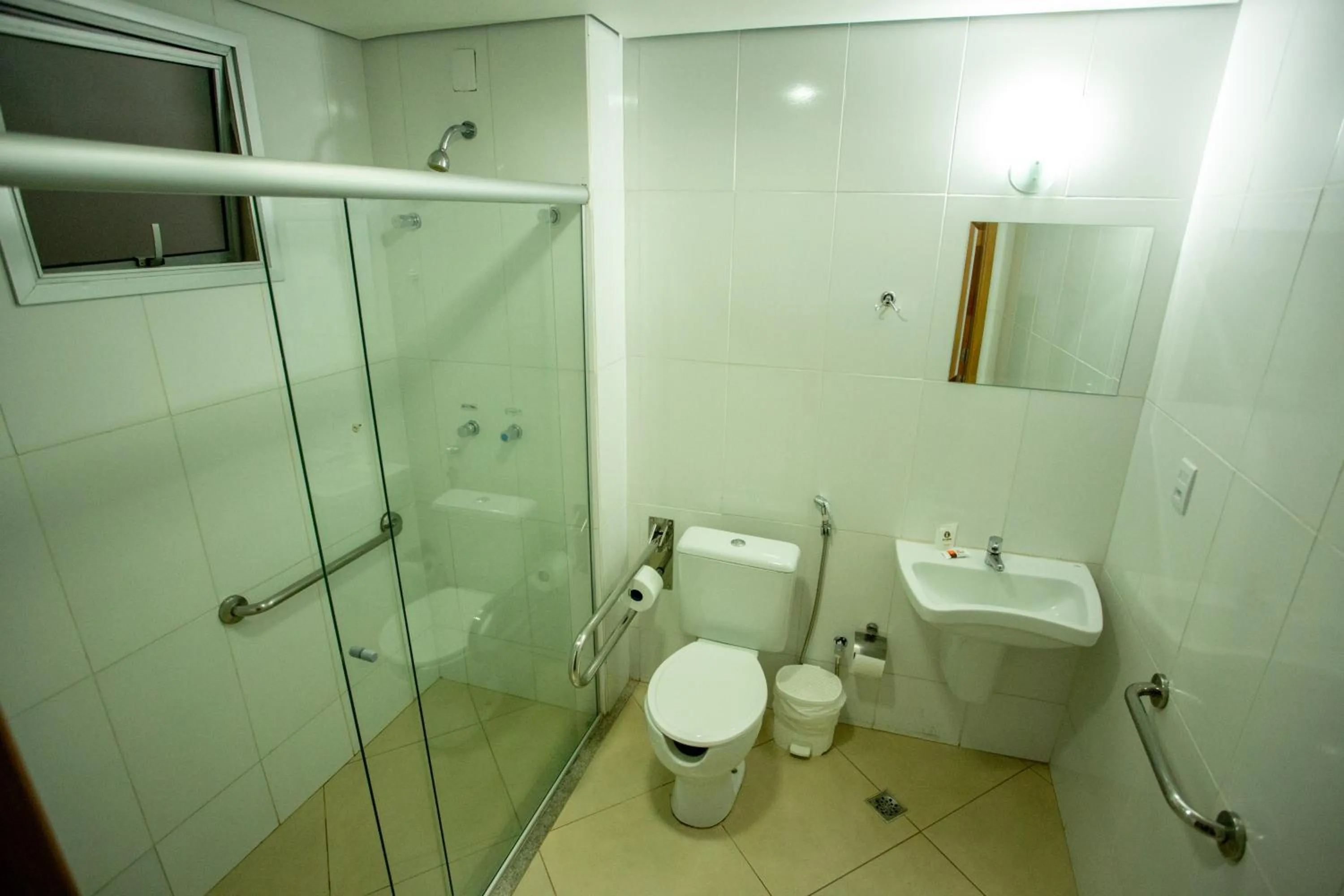 Bathroom in Carlton Plaza Torre