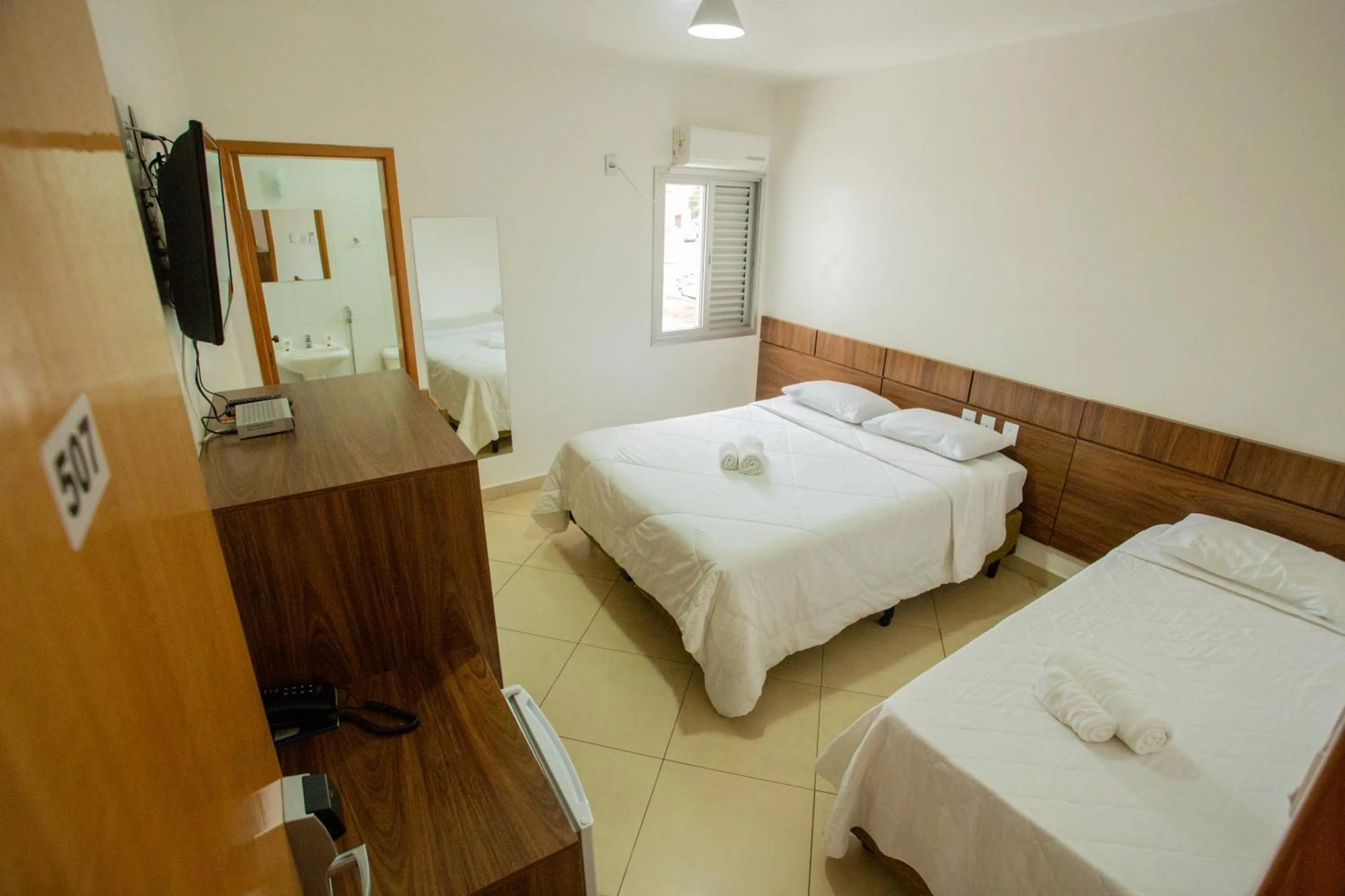 Bedroom, Bed in Carlton Plaza Torre