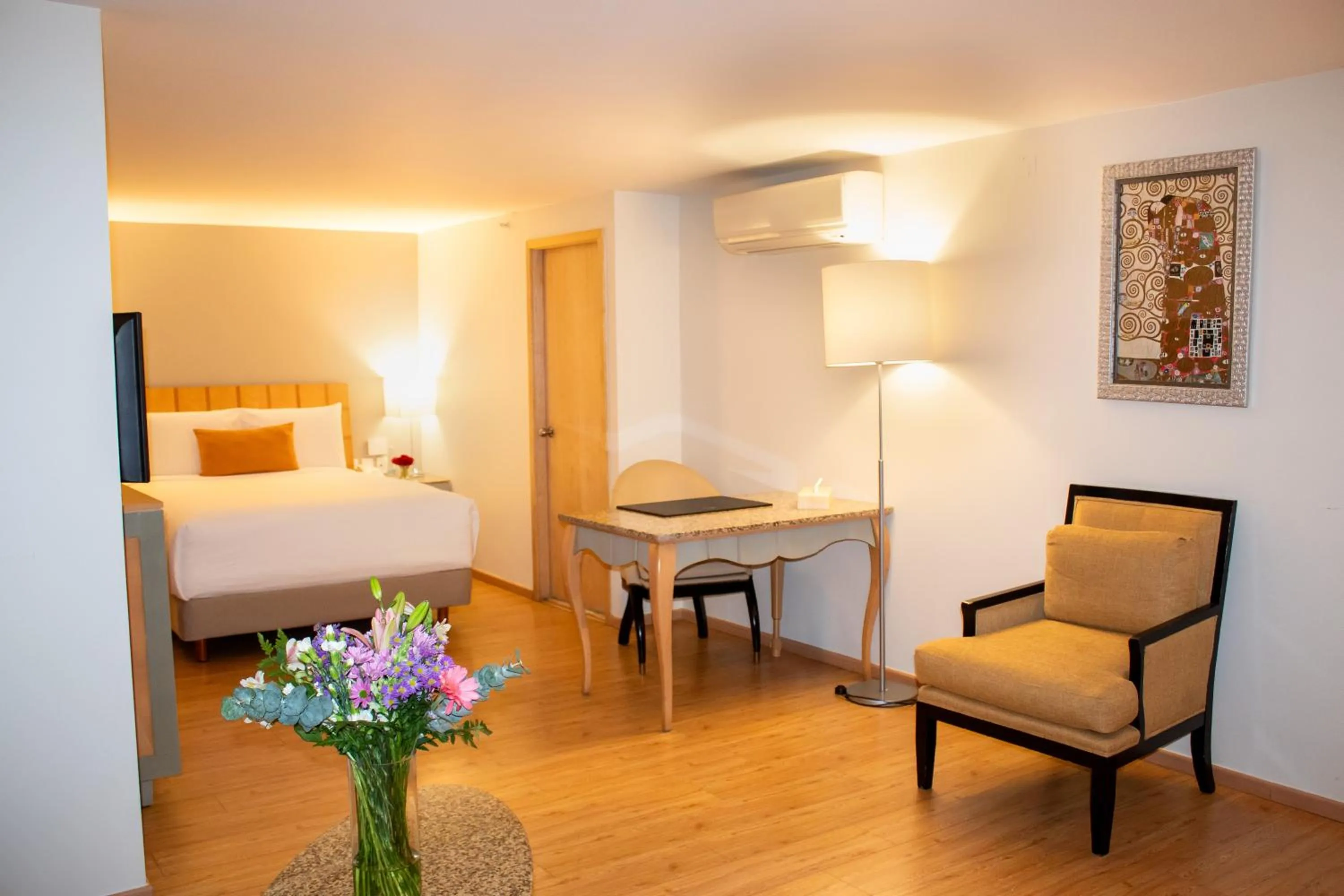 Photo of the whole room, Bed in Alteza Polanco