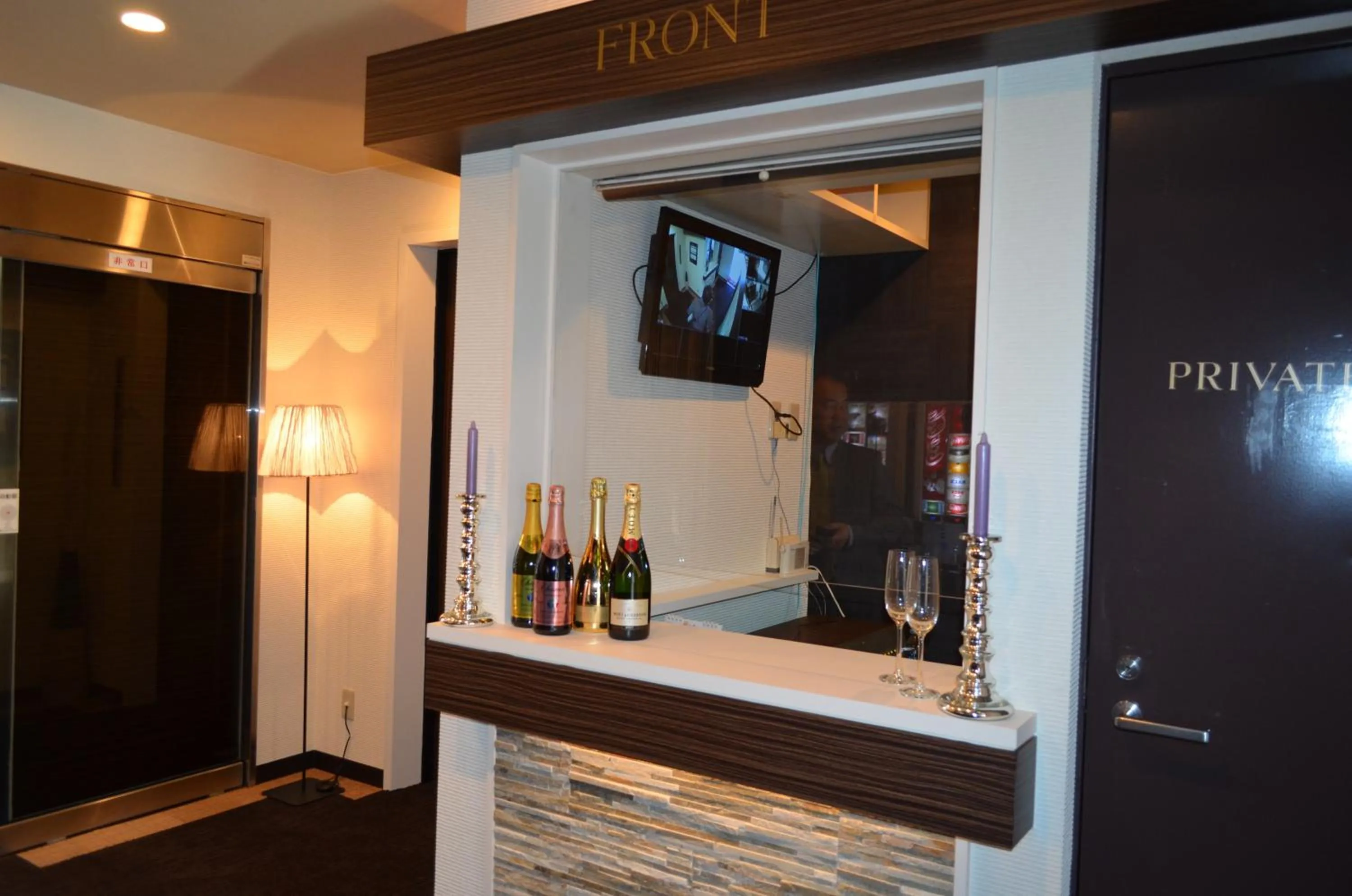 Other, TV/Entertainment Center in Hotel Mandarin