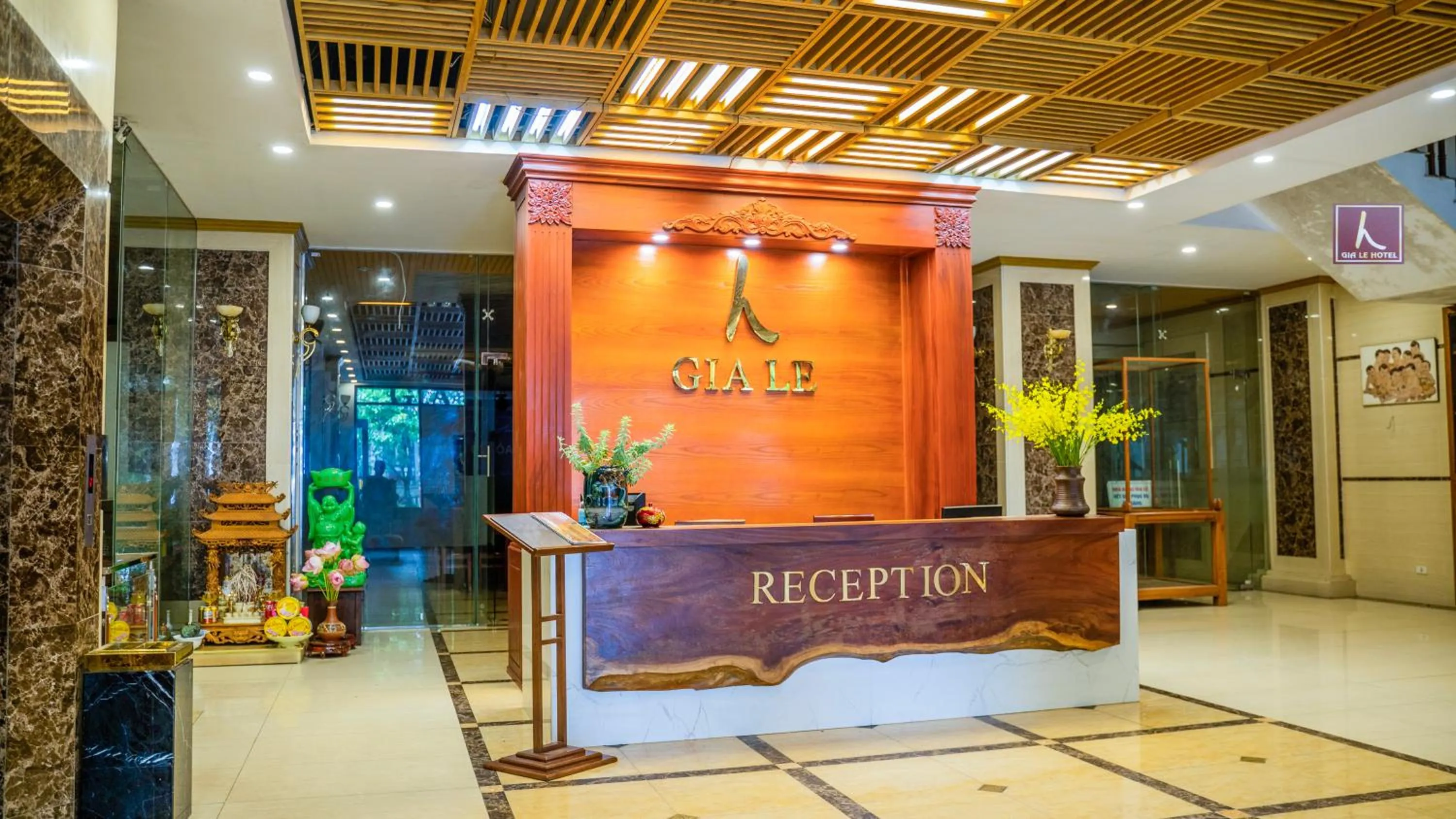Lobby or reception in Gia Le Hotel