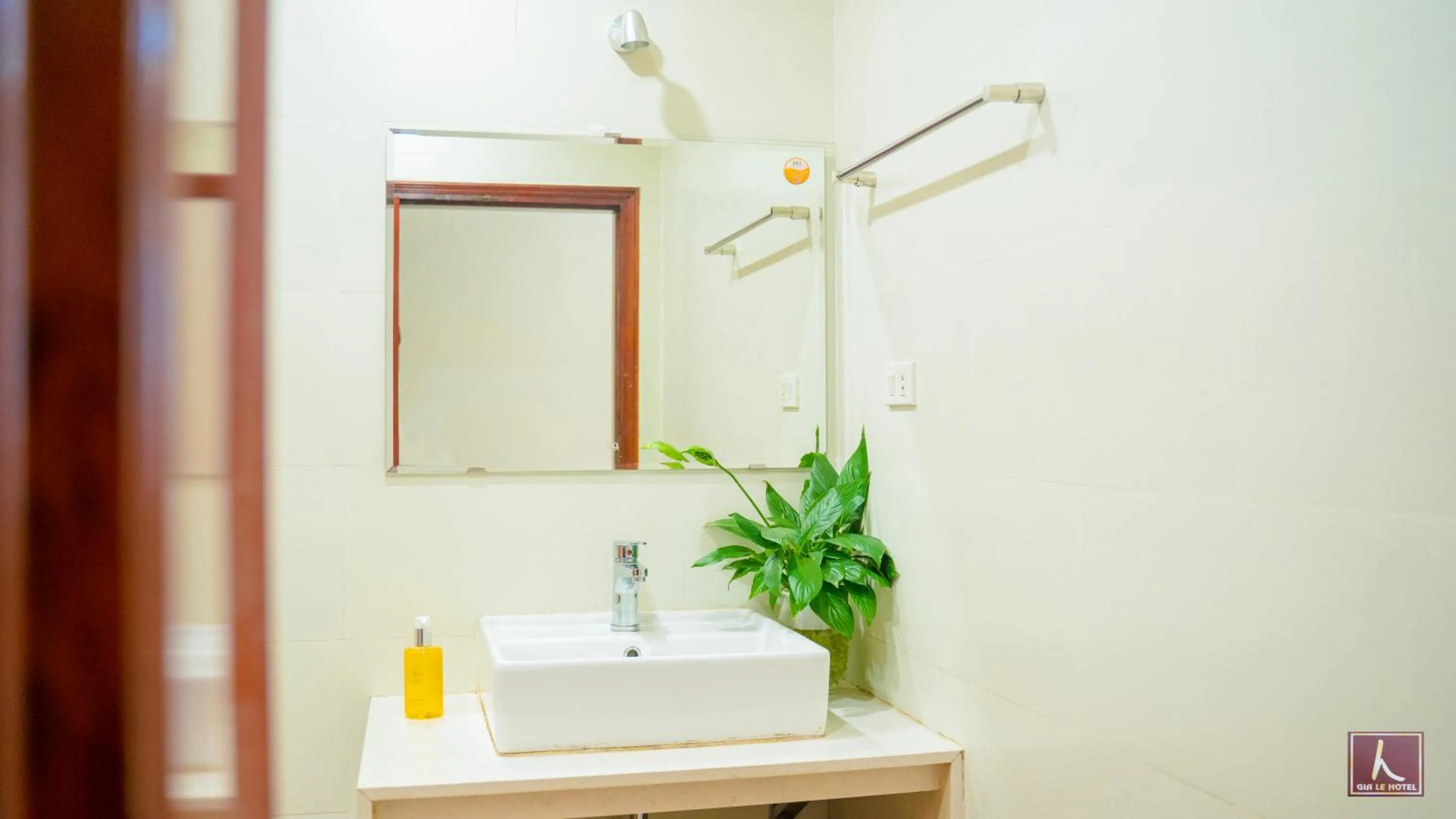 Bathroom in Gia Le Hotel