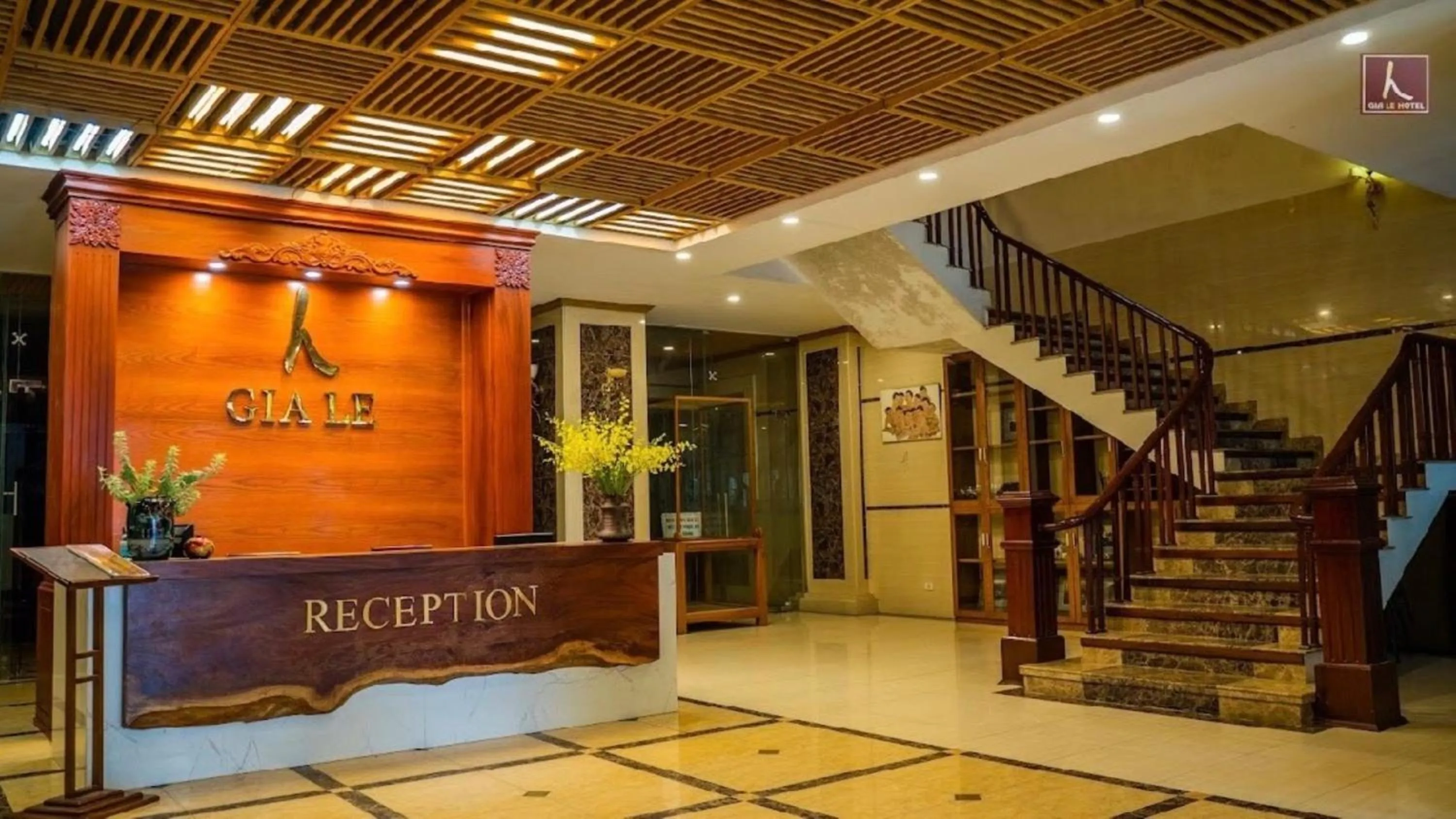 Lobby or reception in Gia Le Hotel