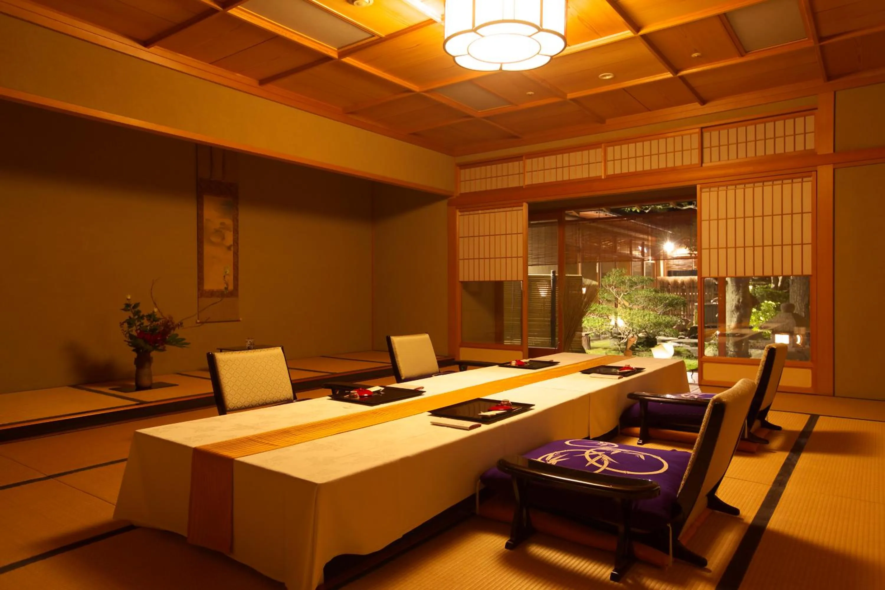 Restaurant/places to eat in Kinjohro