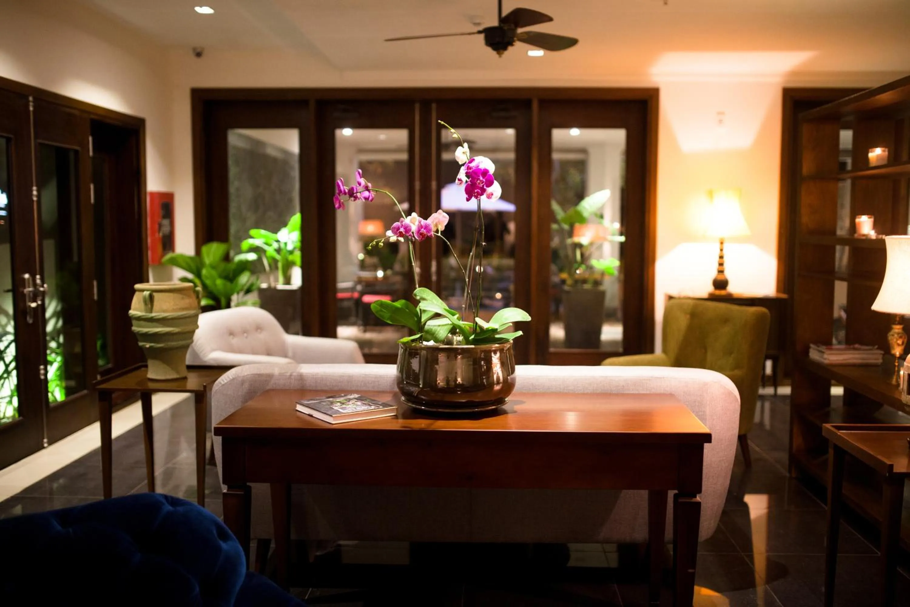 Seating area in Dan Oasis Hotel and Apartment