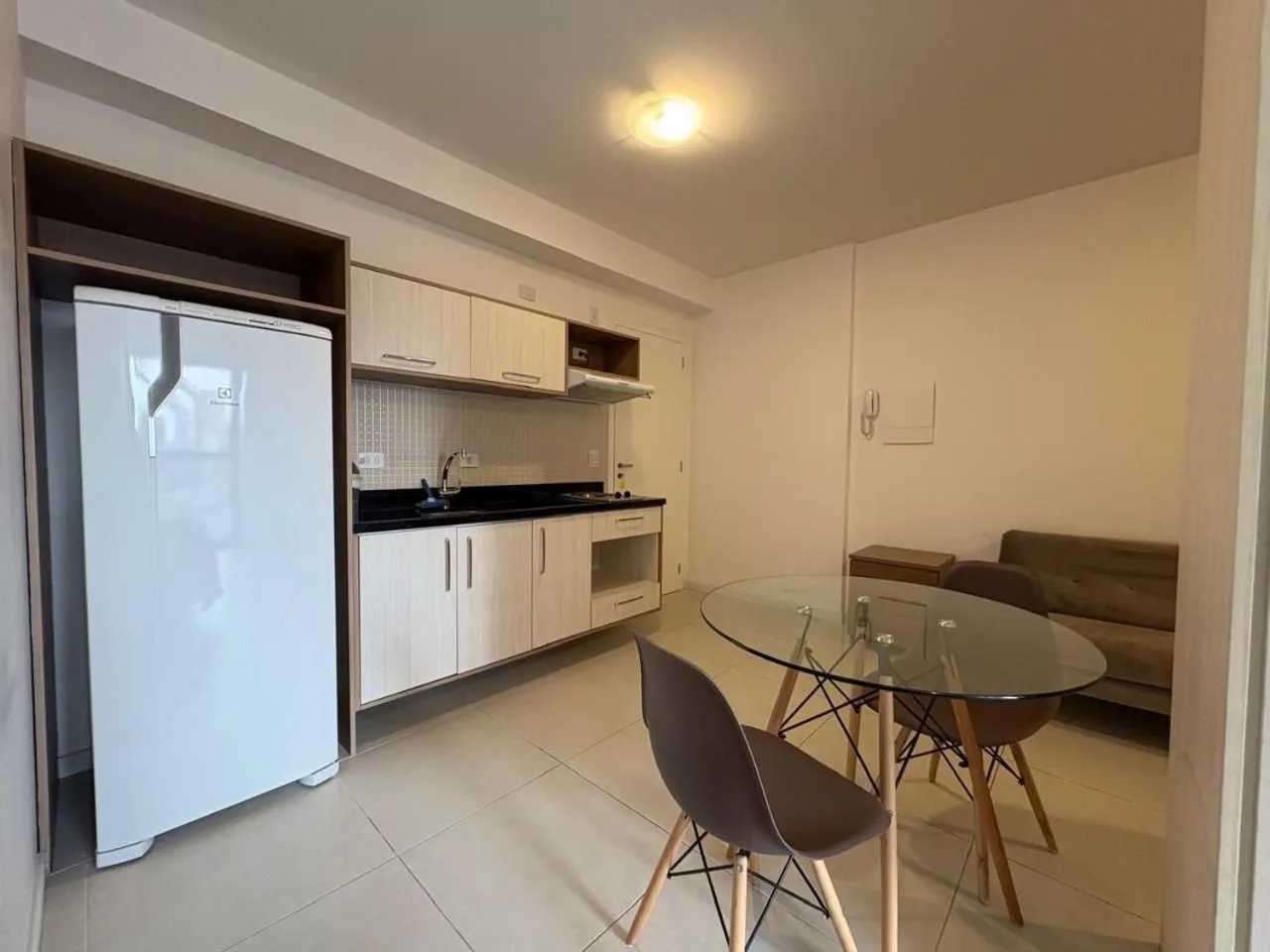 Apto em frente ao shopping com piscina aquecida