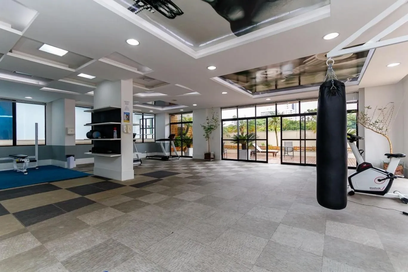 Fitness centre/facilities in Apto em frente ao shopping com piscina aquecida