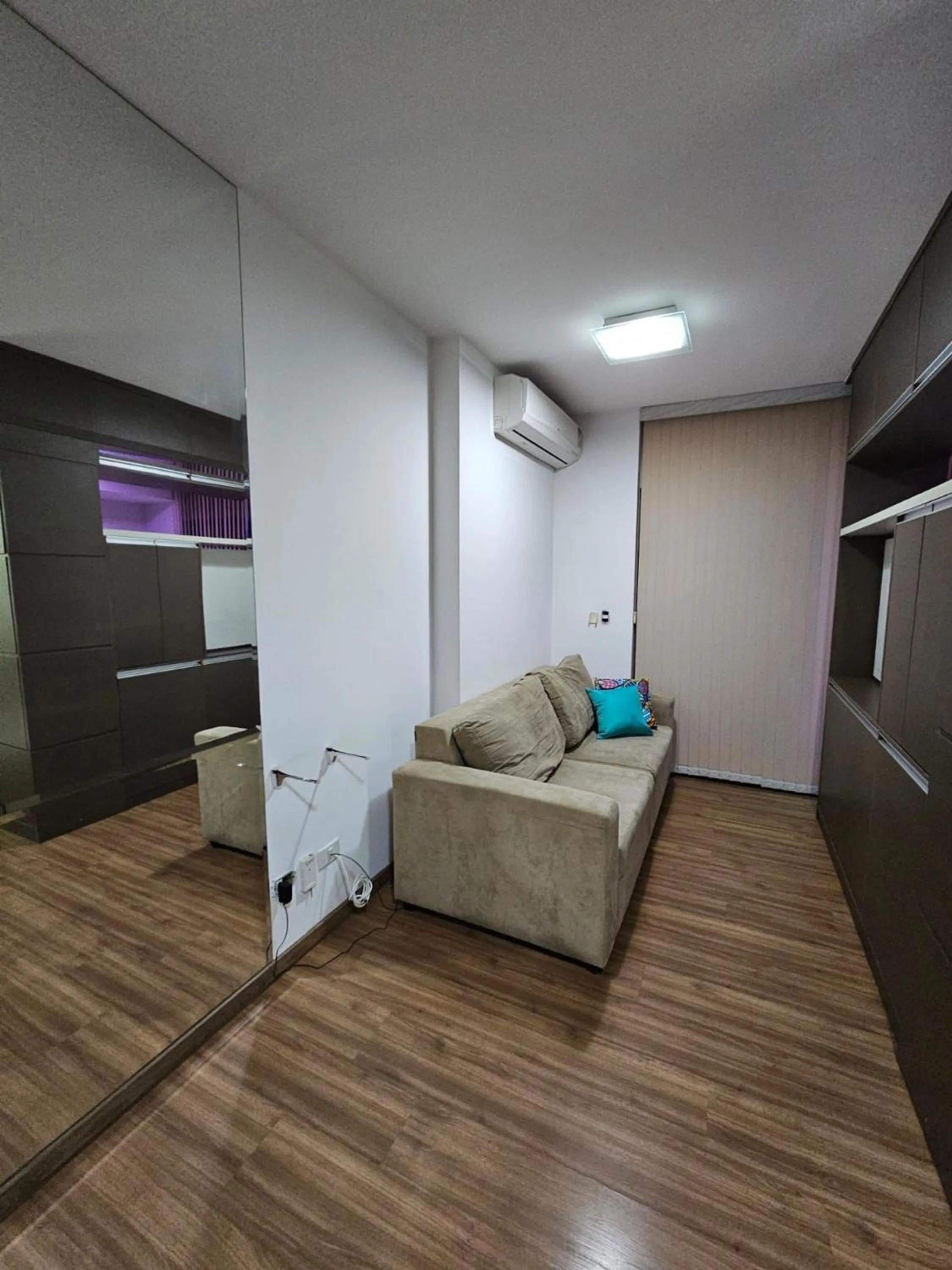 Apto em frente ao shopping com piscina aquecida