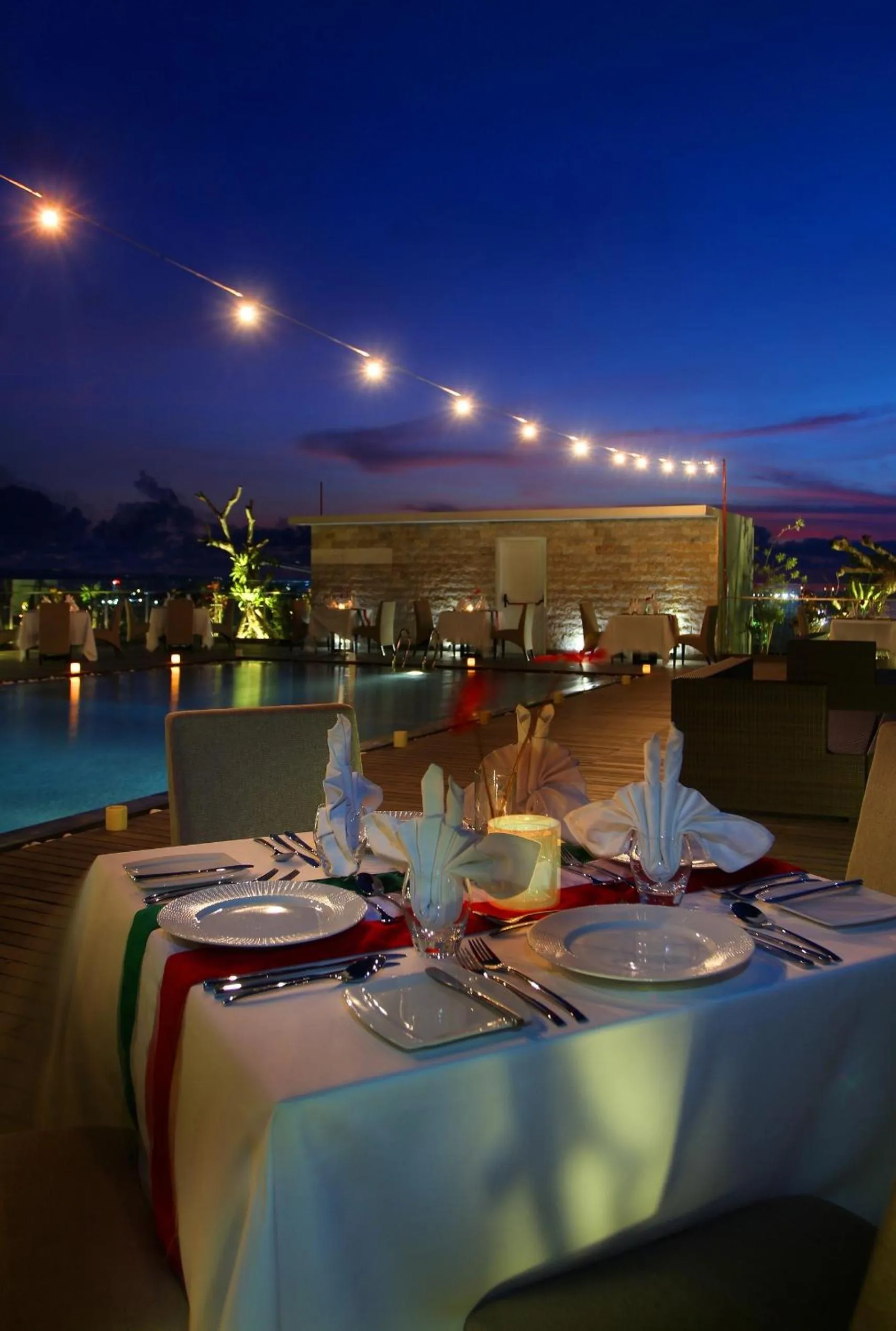 Restaurant/places to eat in Sovereign Bali Hotel
