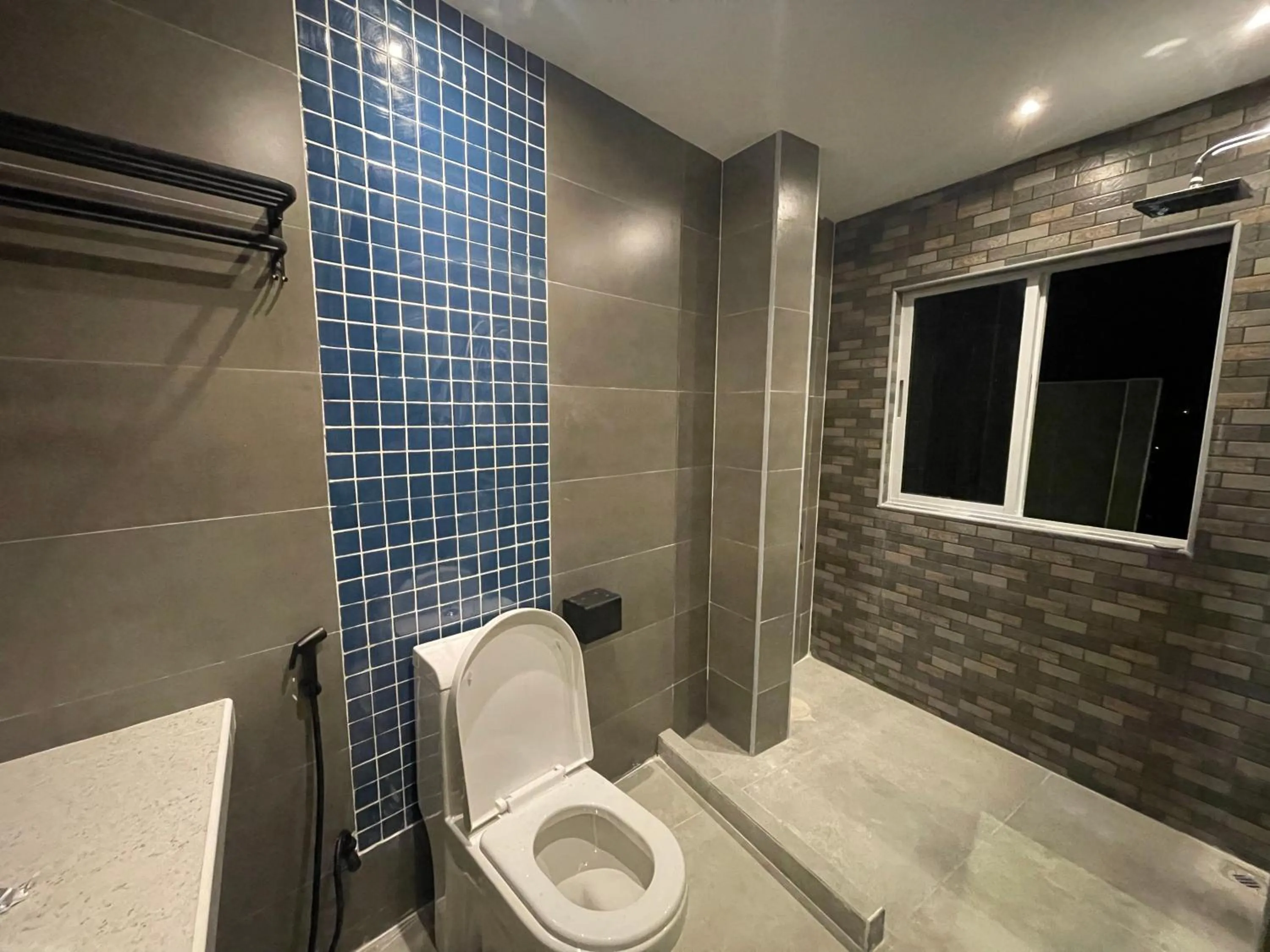 Shower in Koimala Hotel