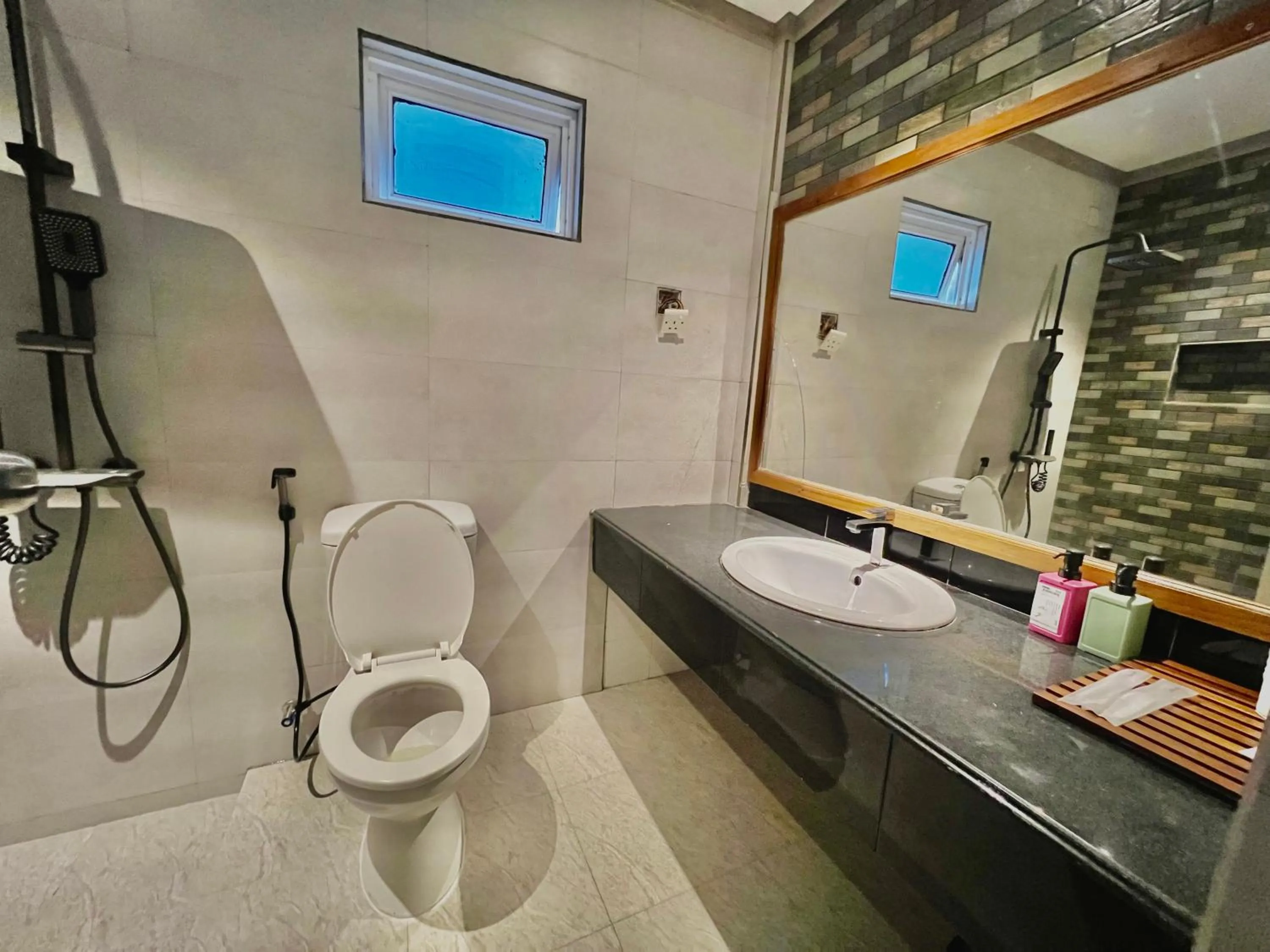 Toilet in Koimala Hotel