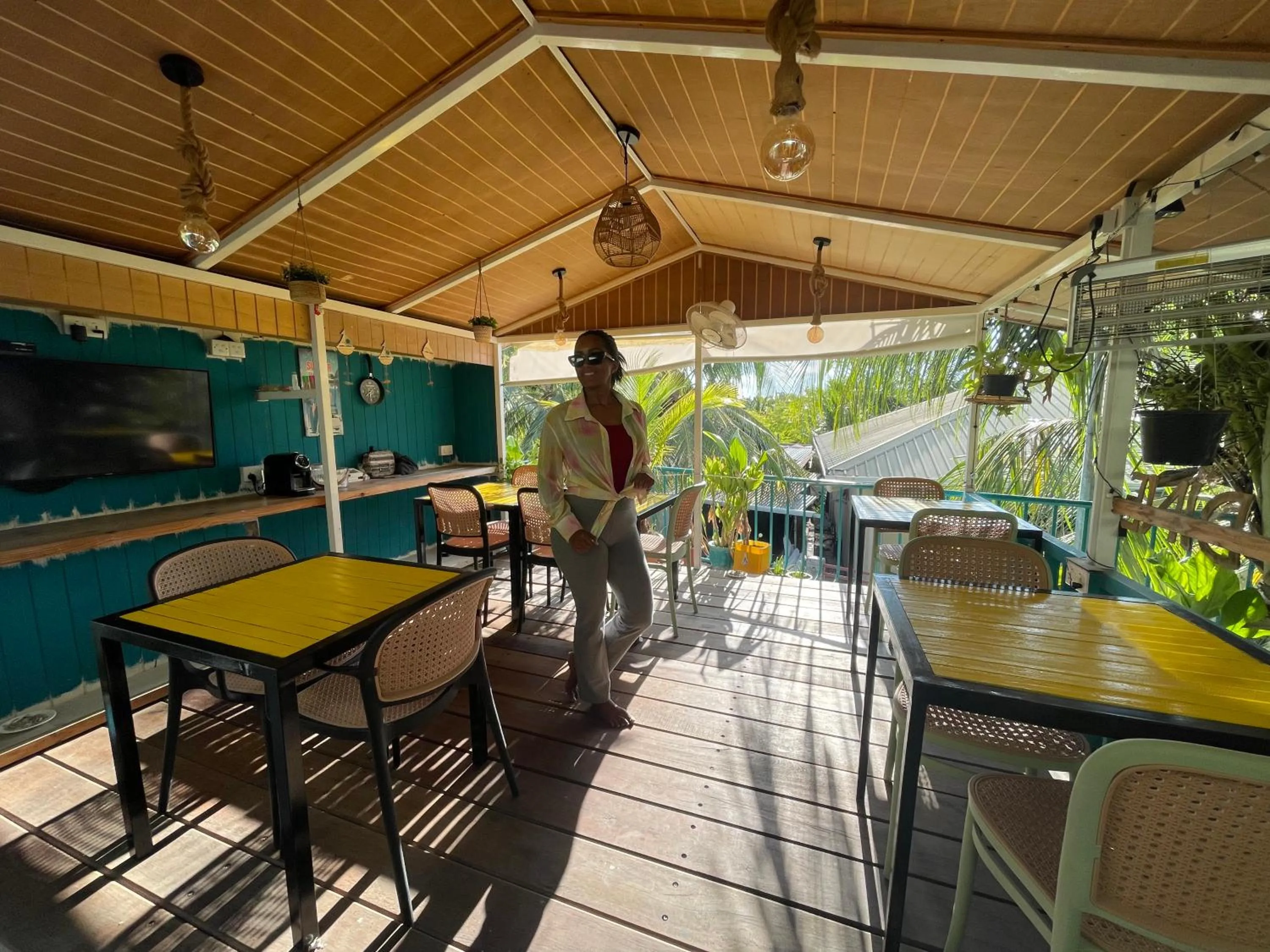 Restaurant/places to eat in Koimala Hotel