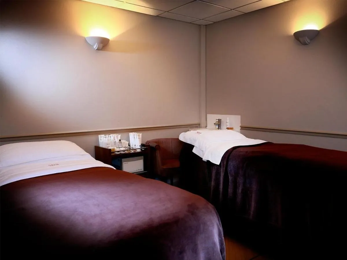 Spa and wellness centre/facilities, Bed in Macdonald Botley Park Hotel & Spa