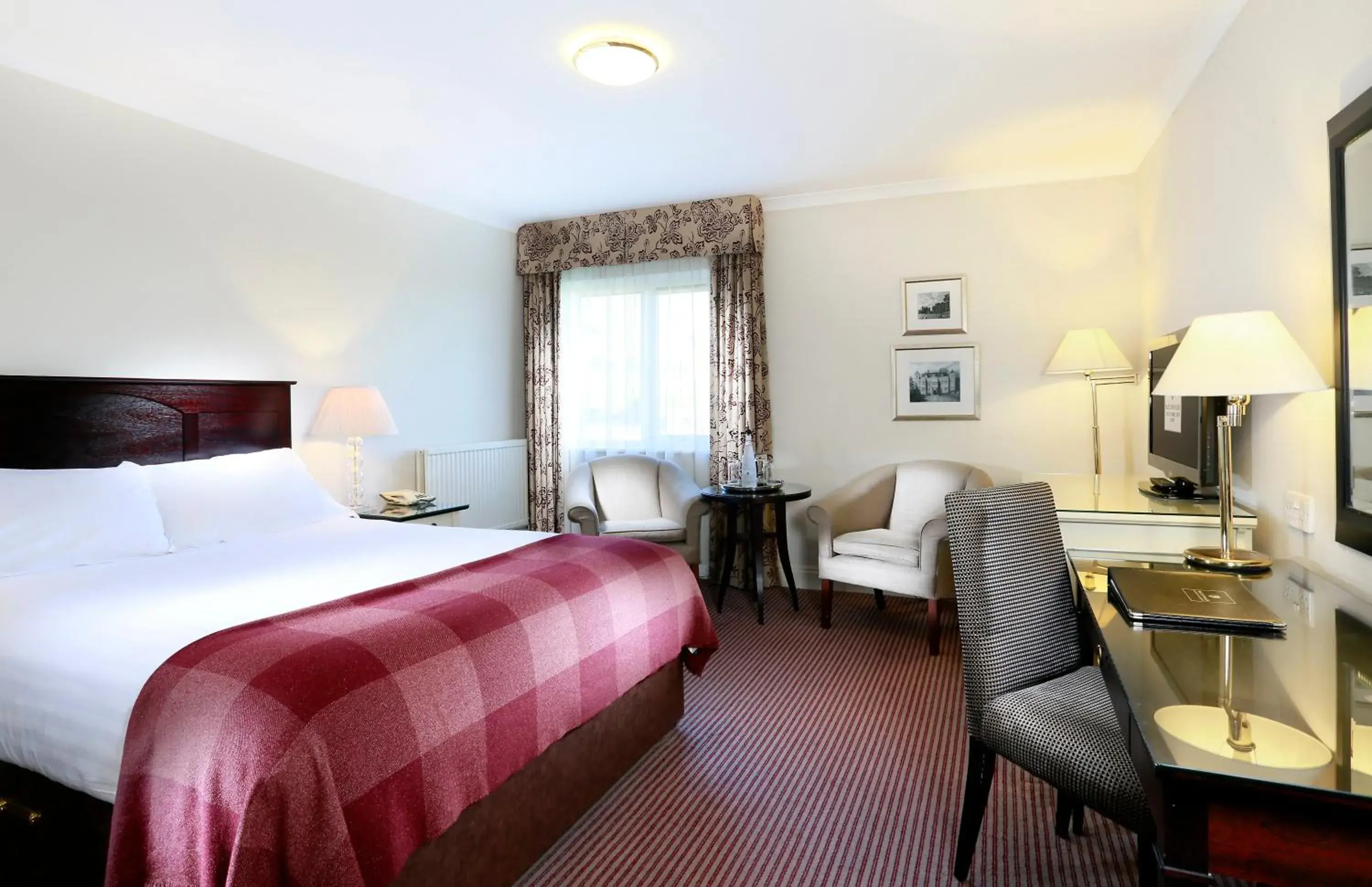 Accessible Double Room in Macdonald Botley Park Hotel & Spa Accessible Double Room in Macdonald Botley Park Hotel & Spa