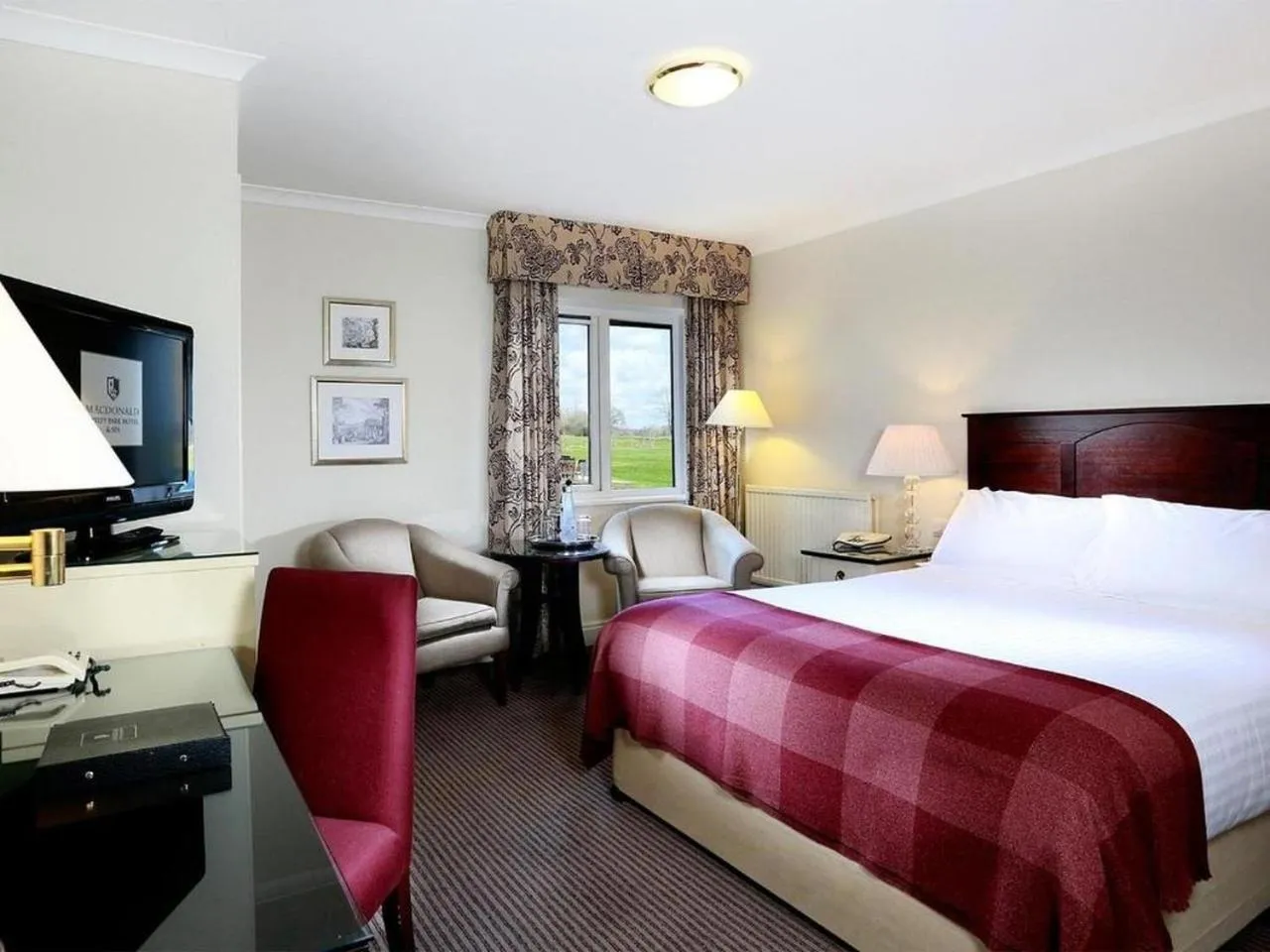 Photo of the whole room, Bed in Macdonald Botley Park Hotel & Spa