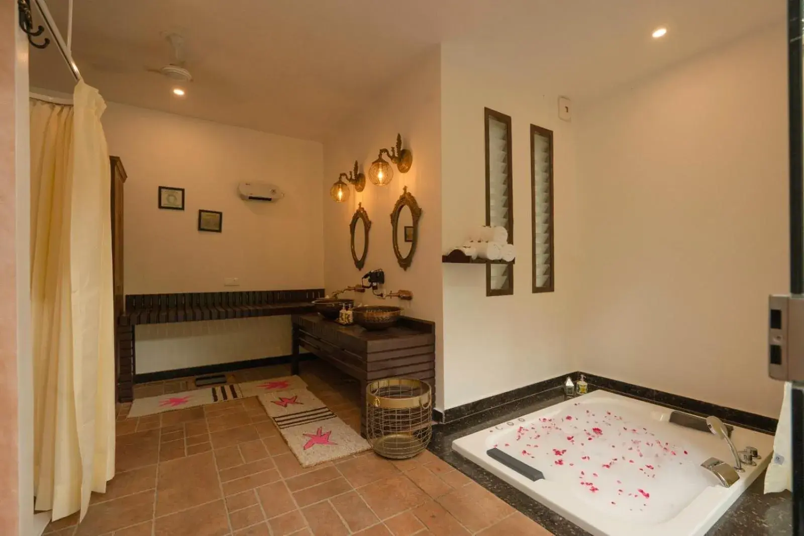 Paatlidun Villa - 02 Bedrooms in Paatlidun Safari Lodge, Jim Corbett Paatlidun Villa - 02 Bedrooms in Paatlidun Safari Lodge, Jim Corbett