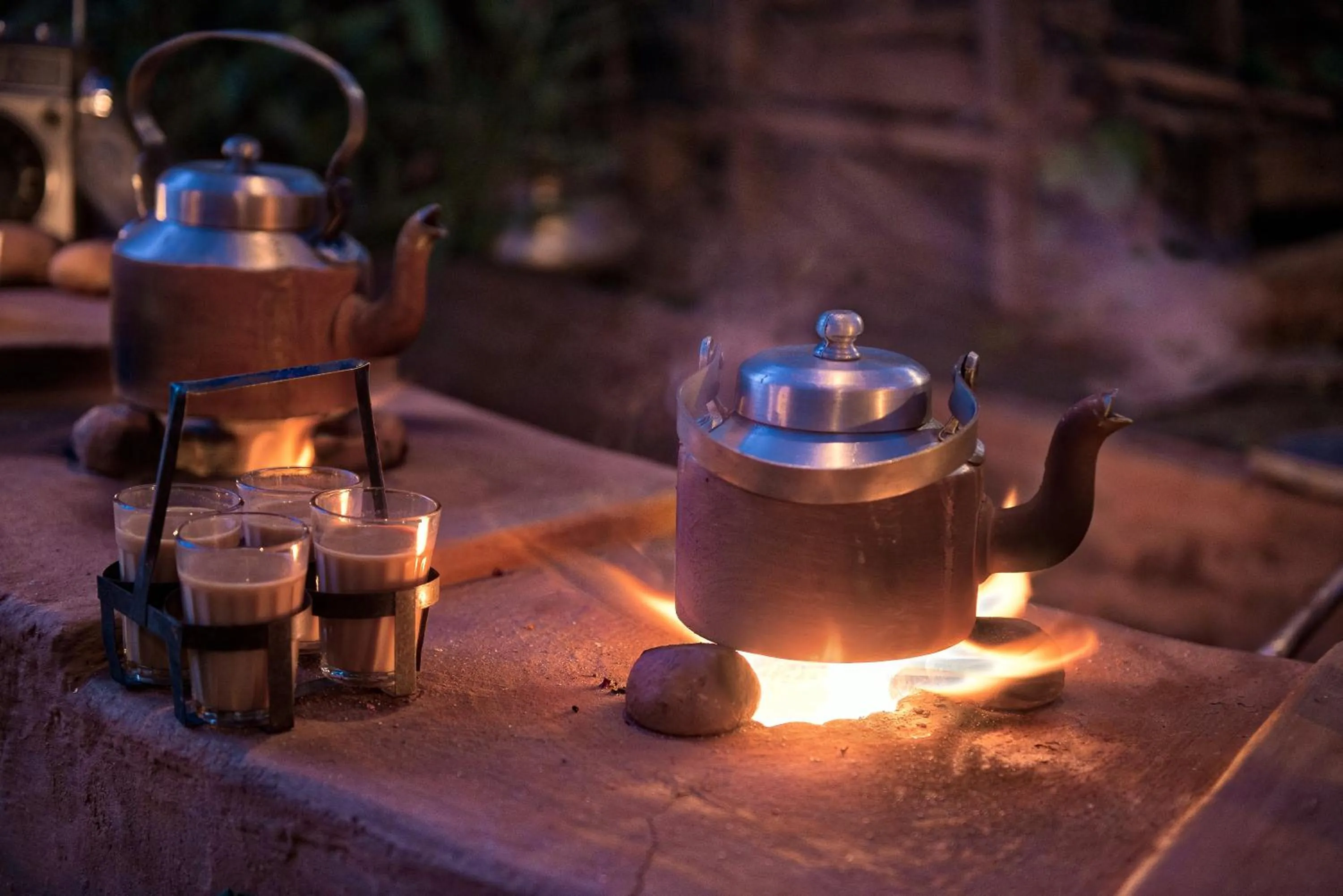 Coffee/tea facilities in Paatlidun Safari Lodge, Jim Corbett