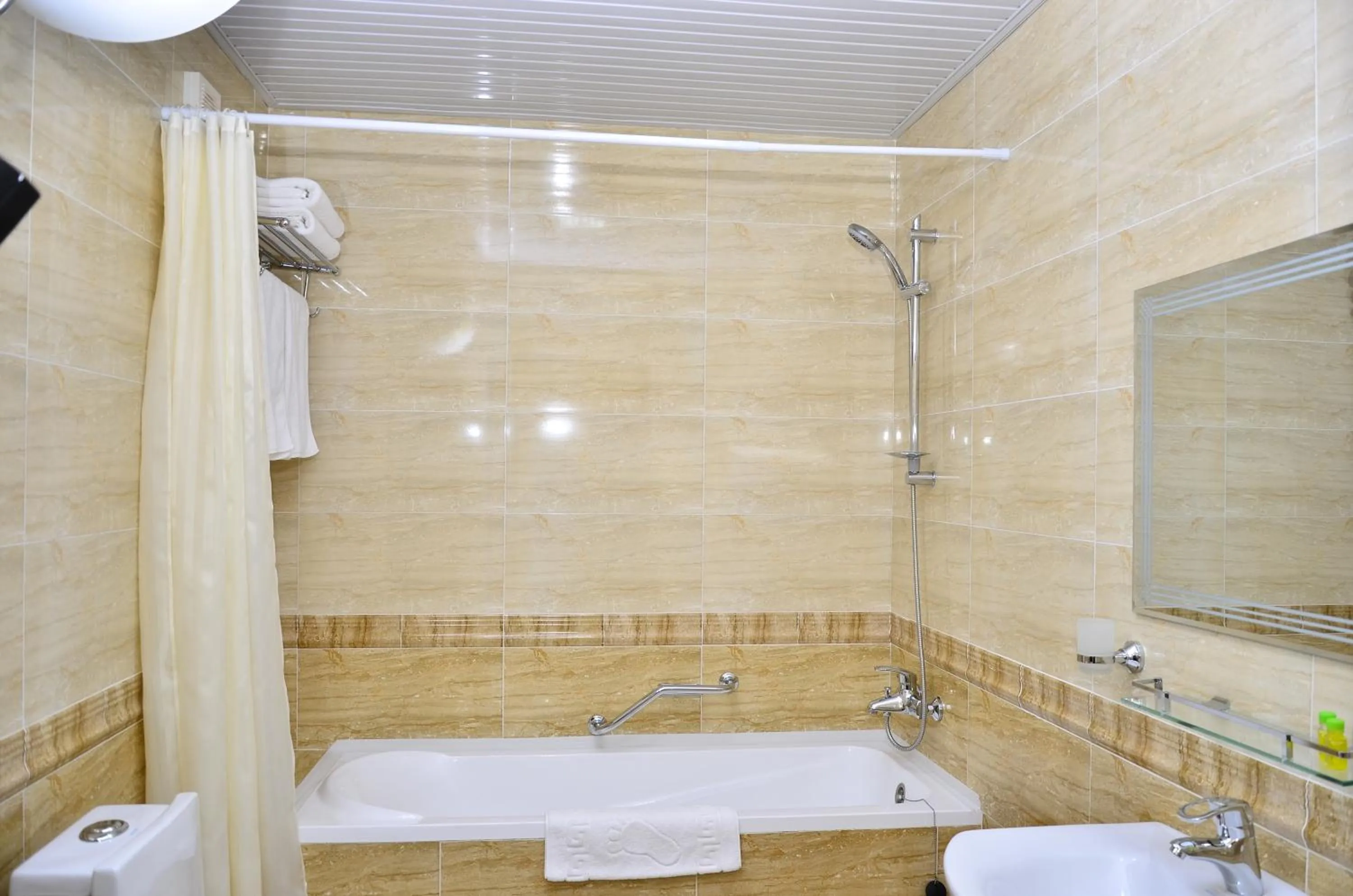 Bathroom in Hotel Diyora