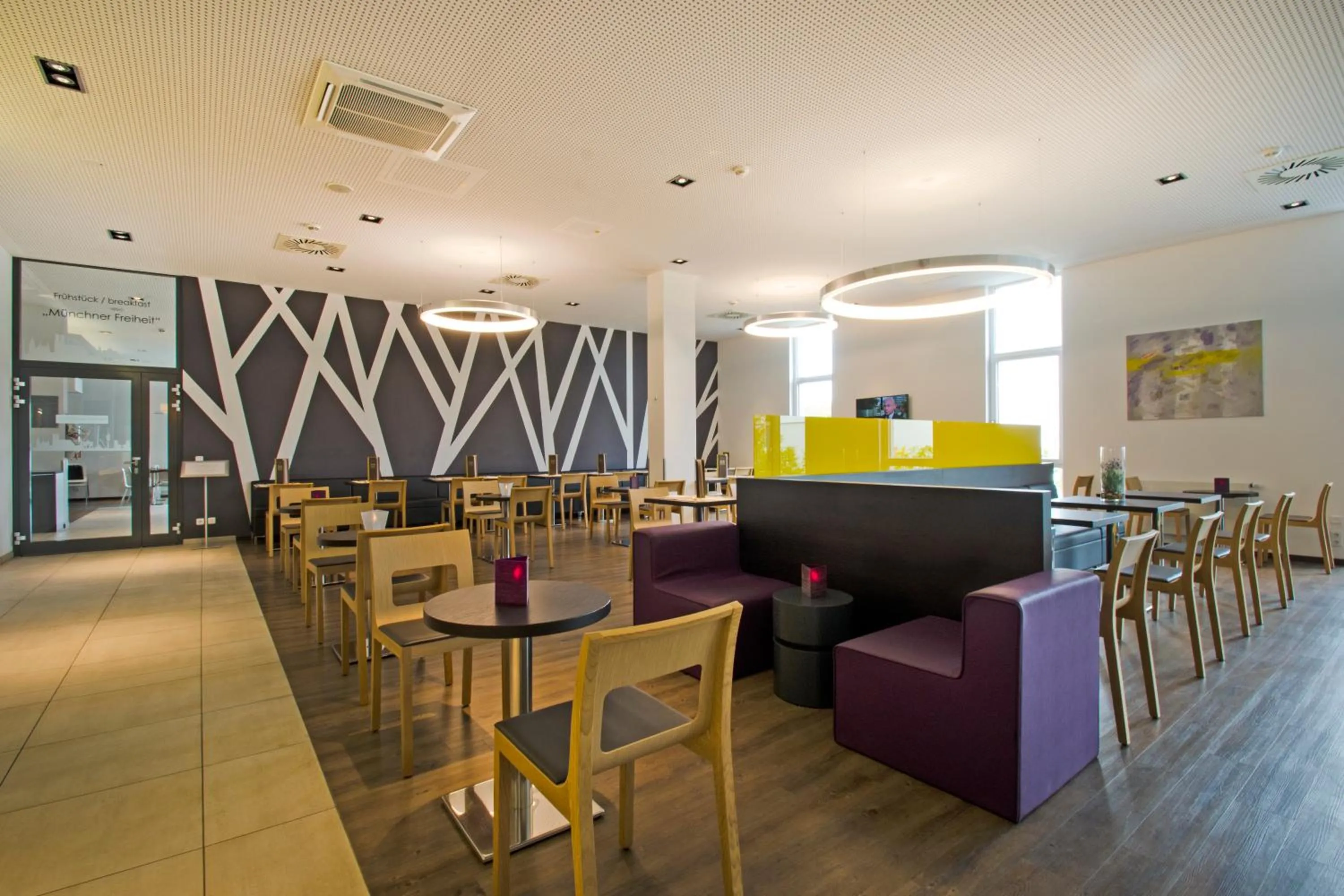 Lobby or reception in Star G Hotel Premium München Domagkstraße