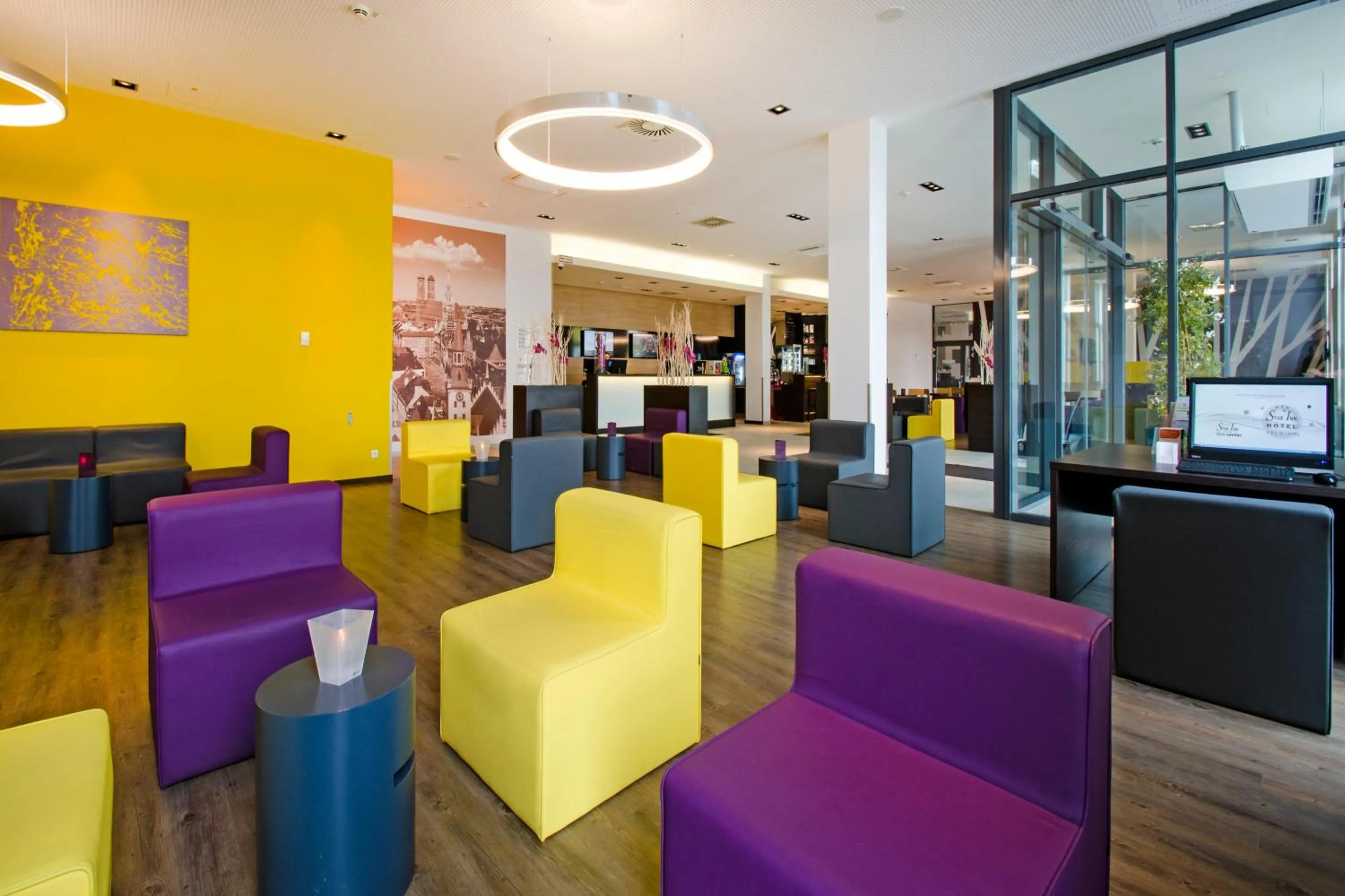 Lobby or reception in Star G Hotel Premium München Domagkstraße
