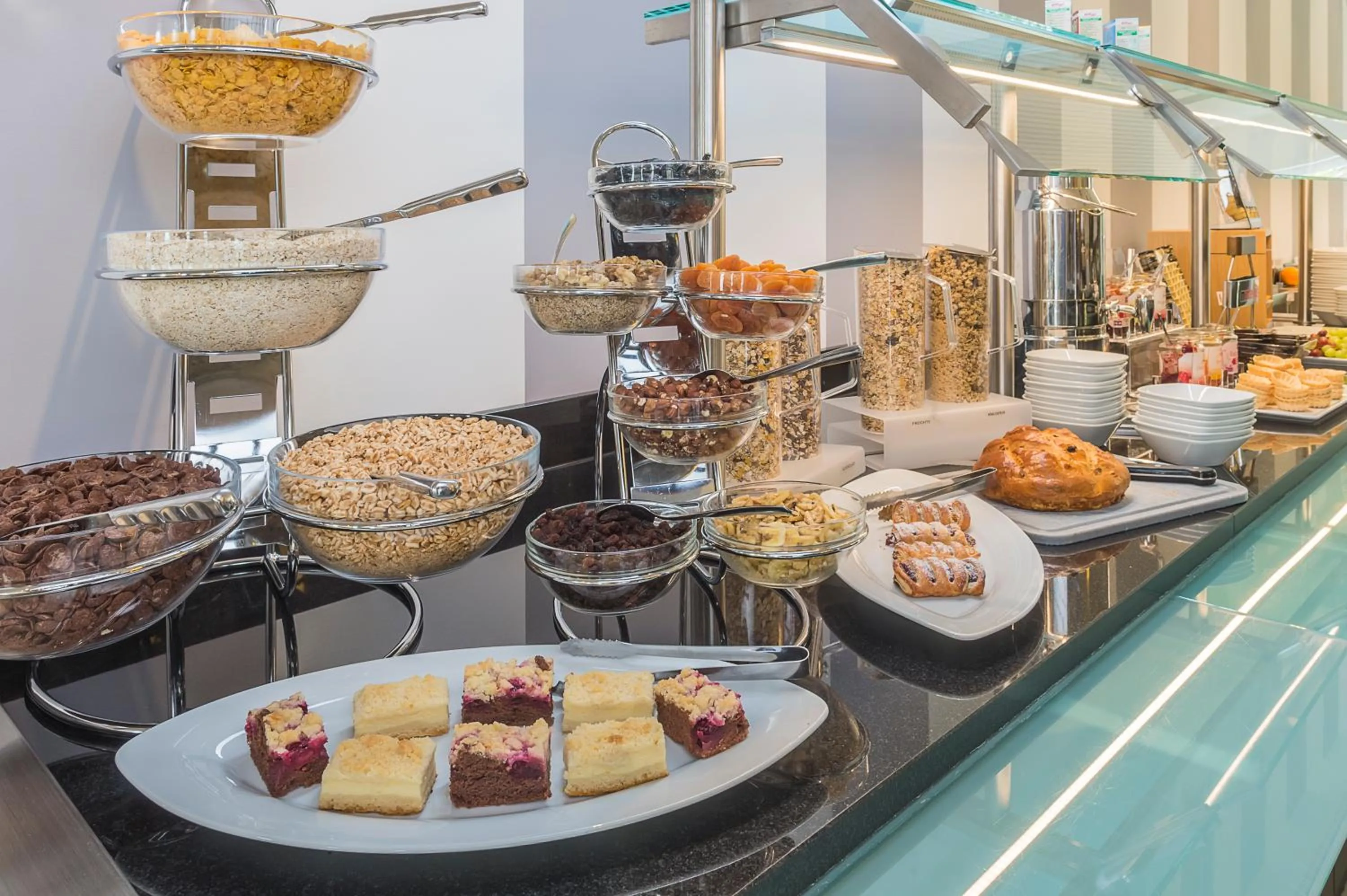 Buffet breakfast in Star G Hotel Premium München Domagkstraße