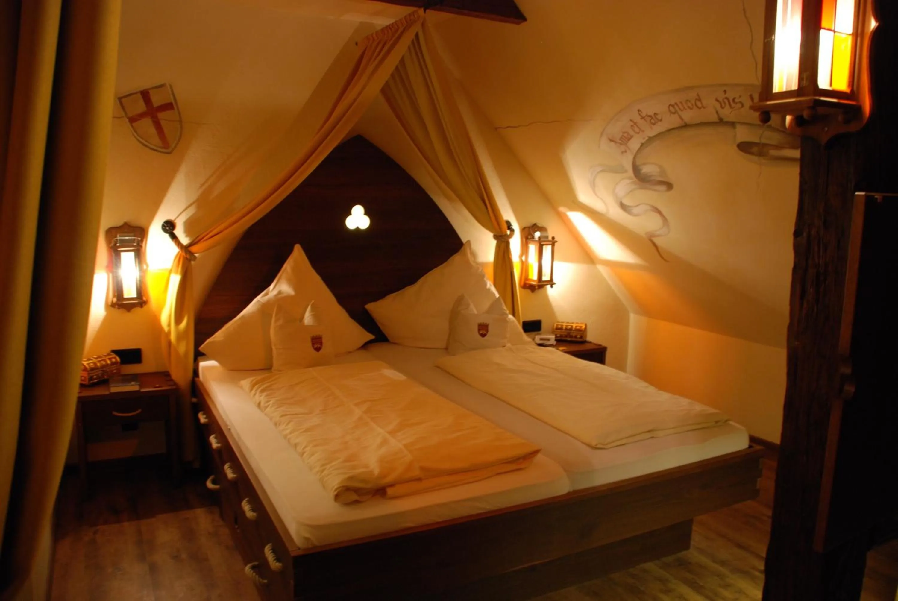Bedroom, Bed in Mittelalterhotel-Gästehaus Rauchfang