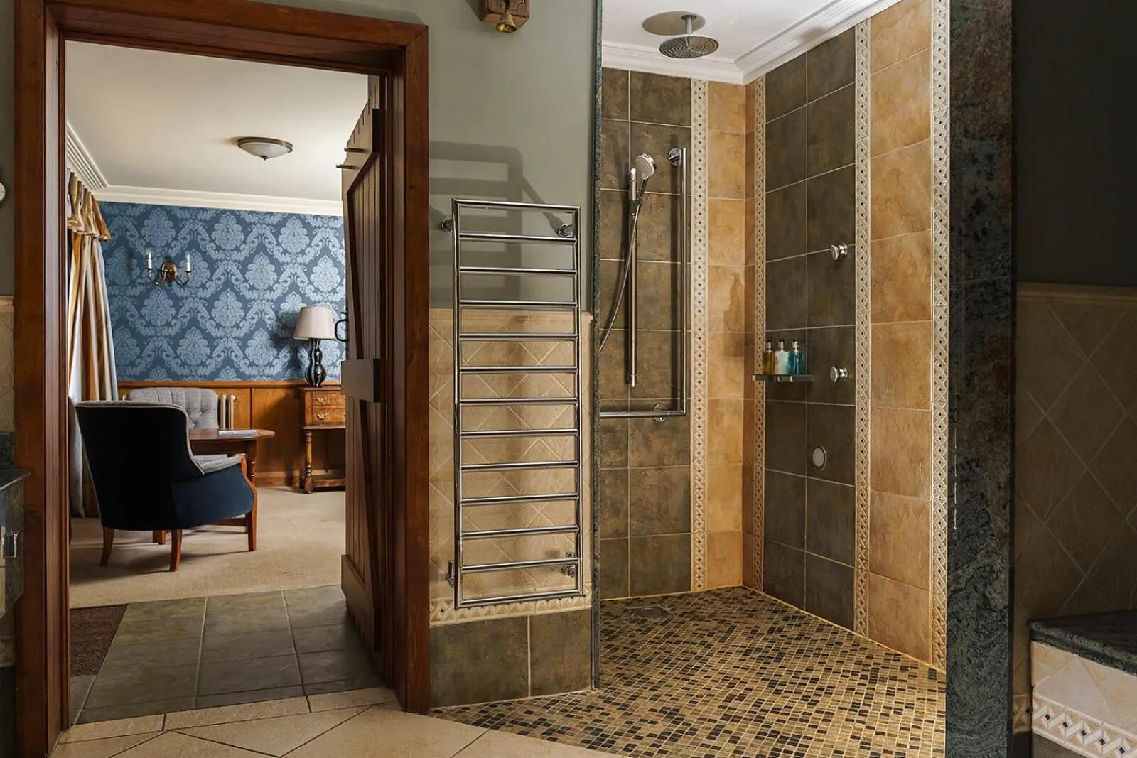 Shower in The Manor House Hotel and Golf Club