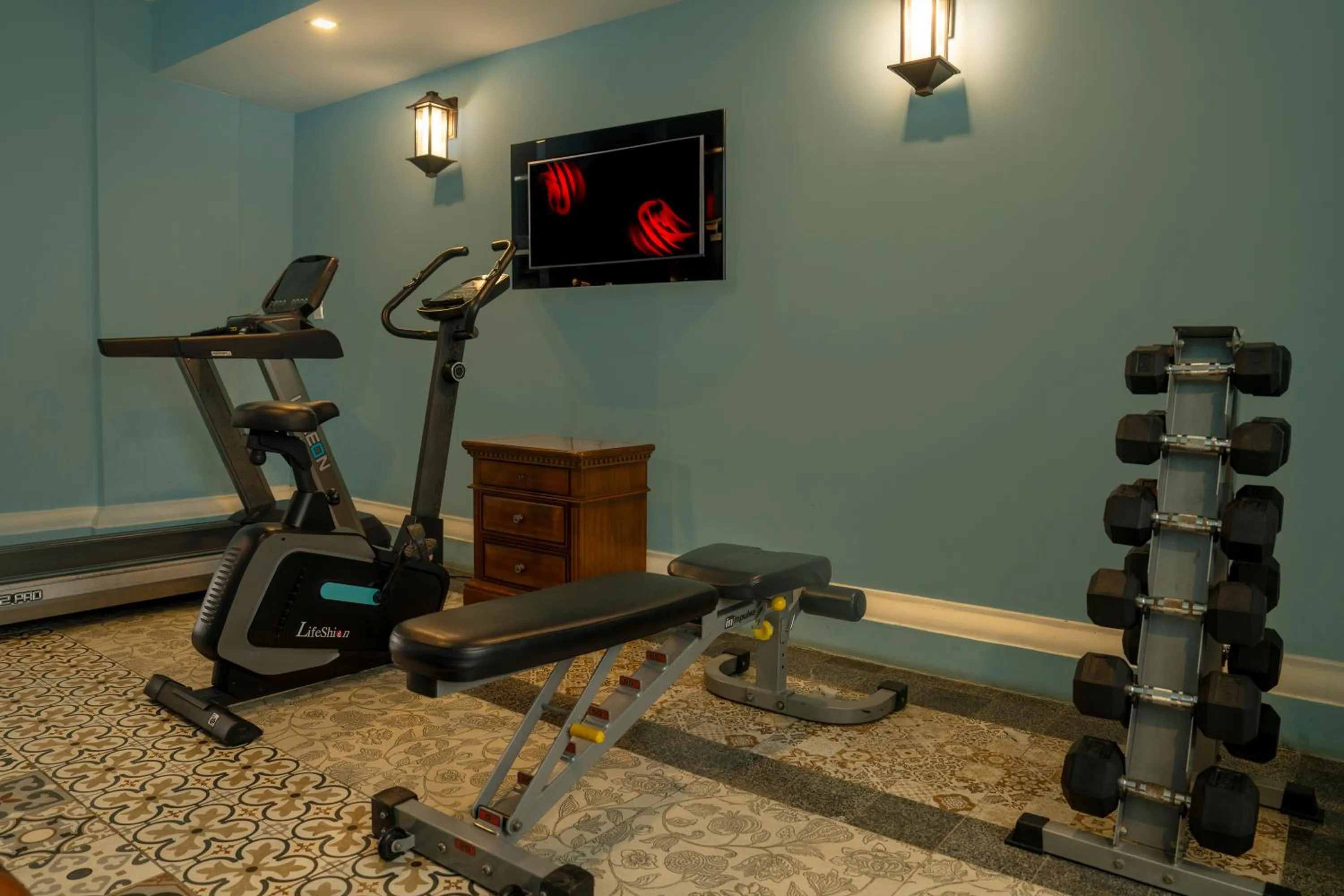 Fitness centre/facilities in ARISON Hotel