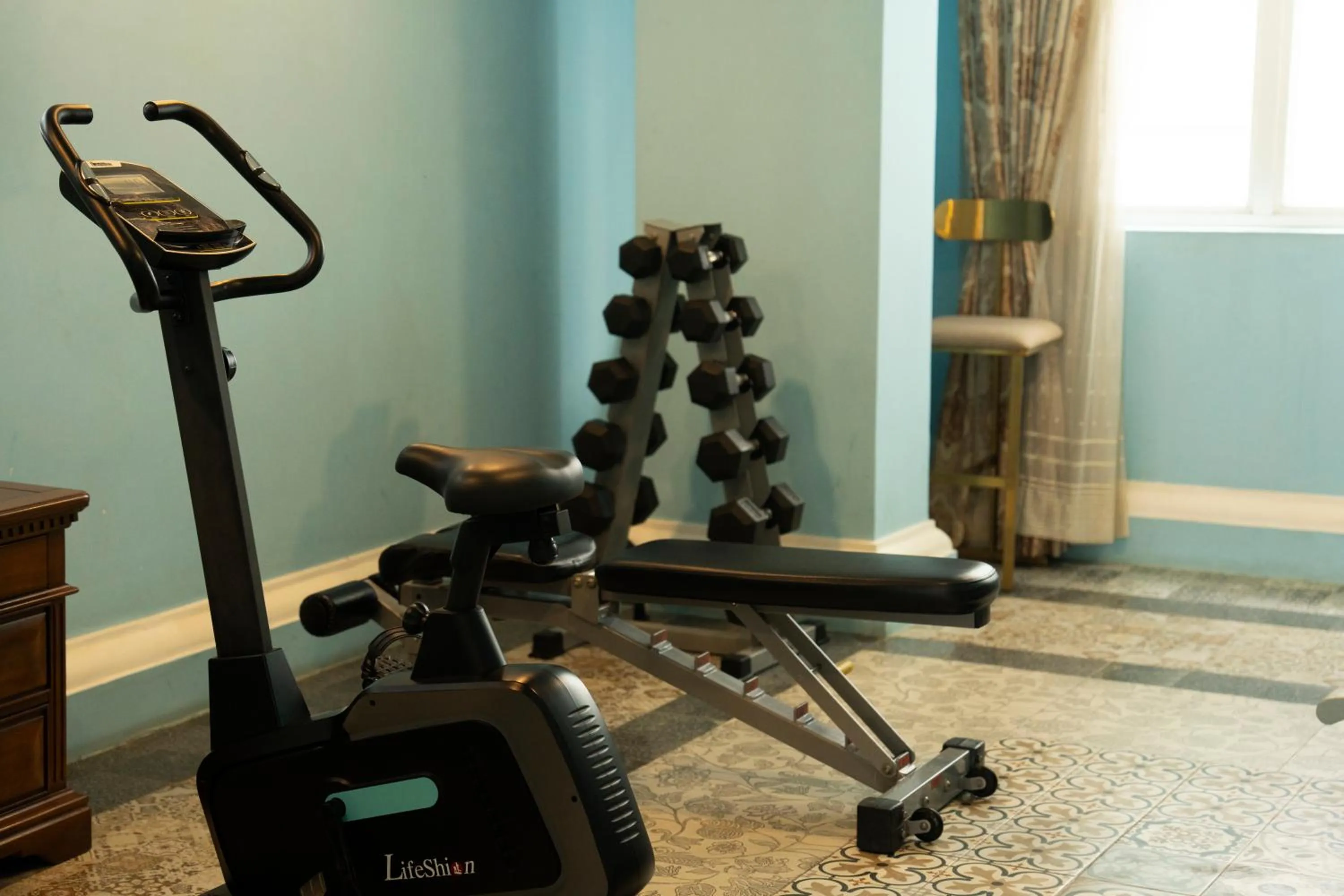 Fitness centre/facilities in ARISON Hotel