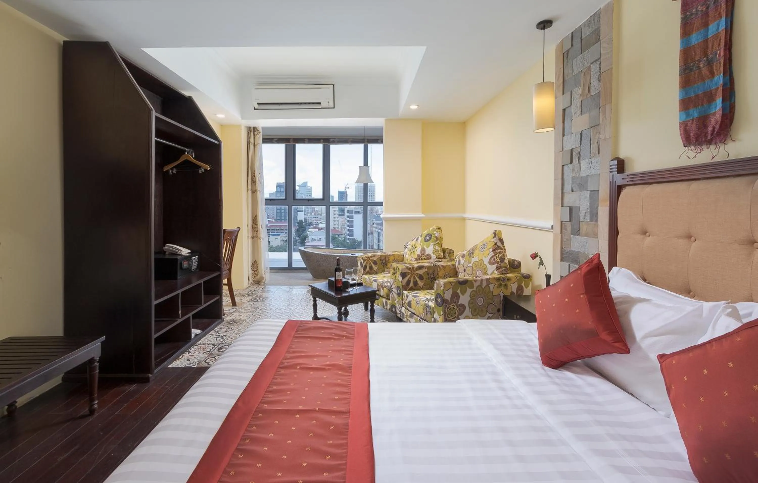 Bedroom, Bed in ARISON Hotel