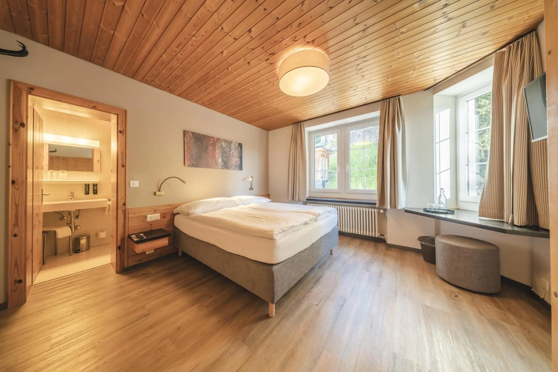 Photo of the whole room, Bed in Hotel Quellenhof - Self Check-in & Adults Only