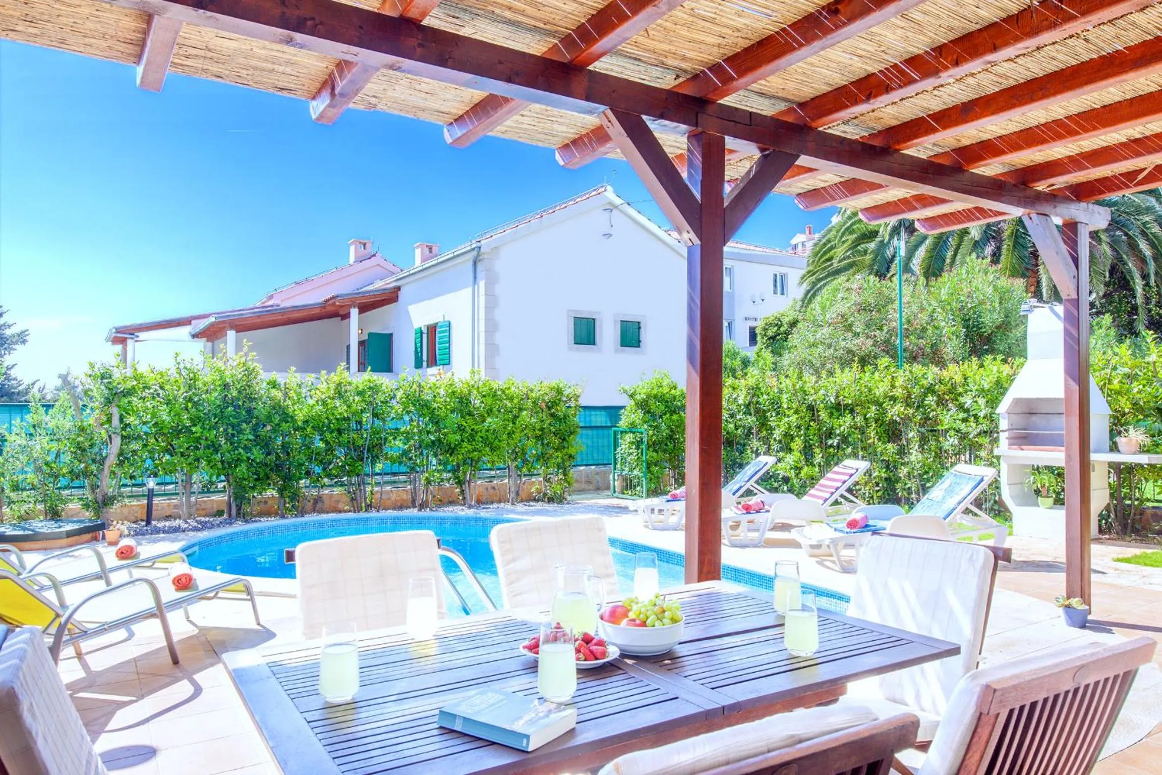 Patio in Villa Cvita 80 m from the sea, free breakfast - DIRECT LANDLORD