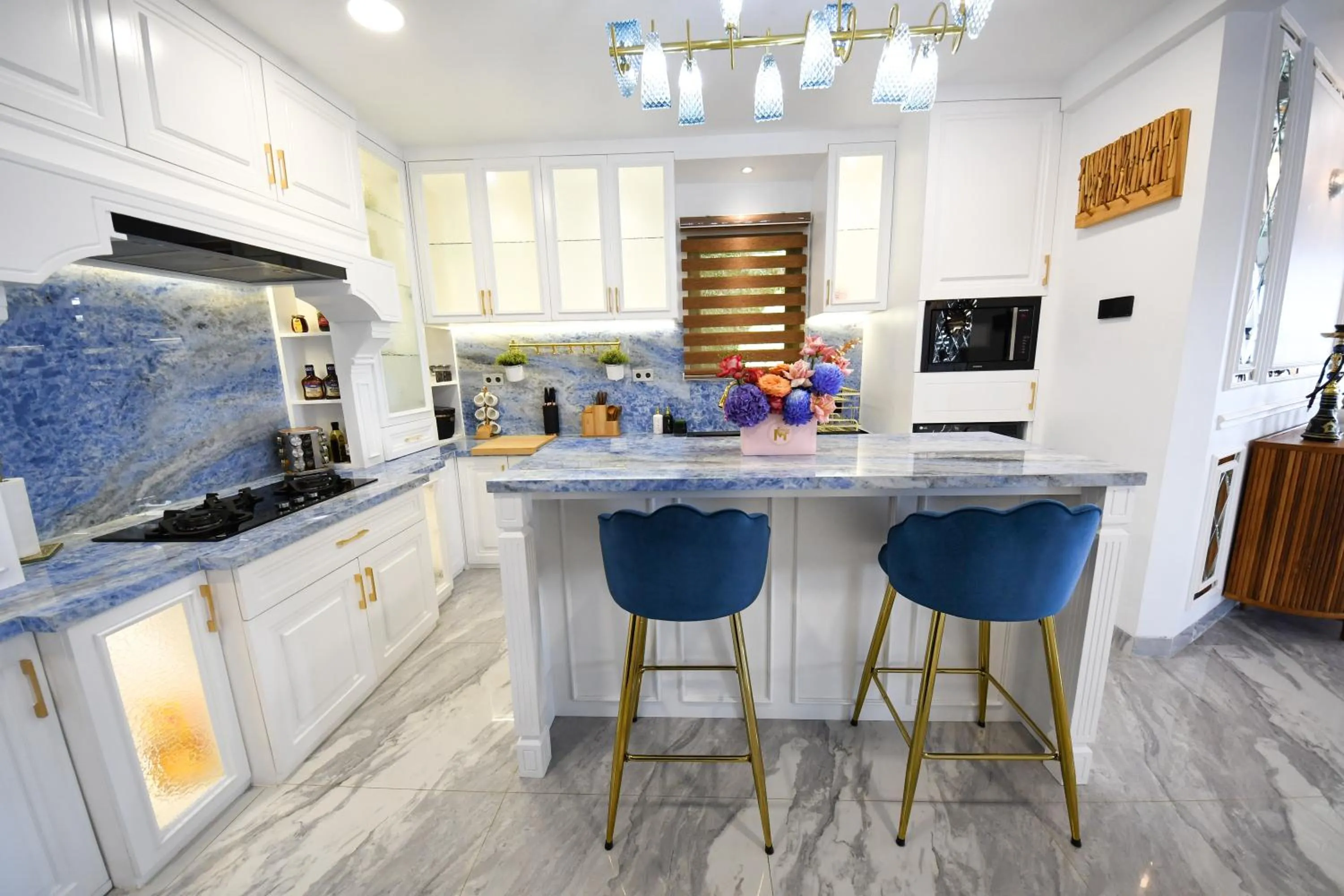 Kitchen or kitchenette in Casa de Monique Villas & Glamping Retreat