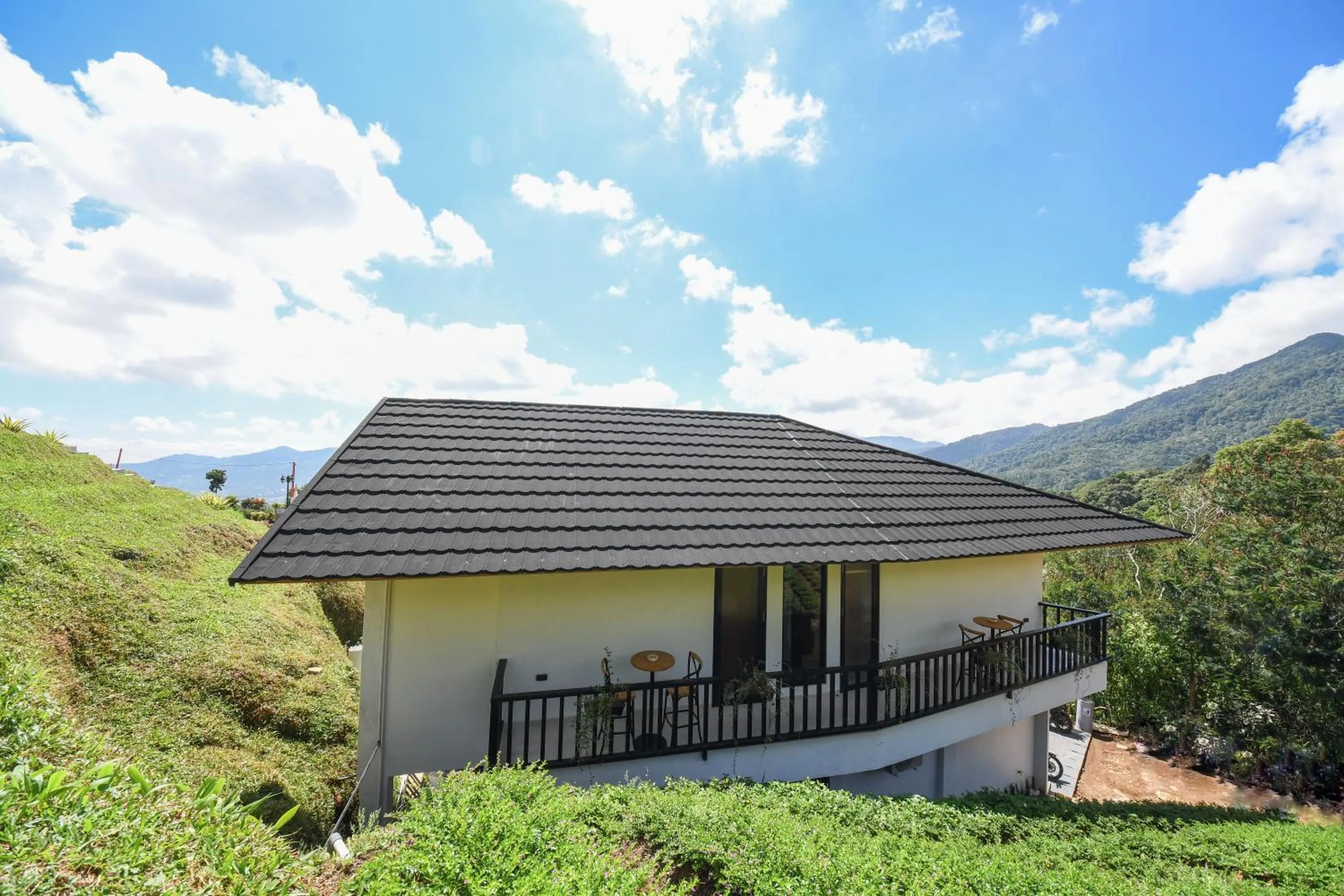 Property building in Casa de Monique Villas & Glamping Retreat