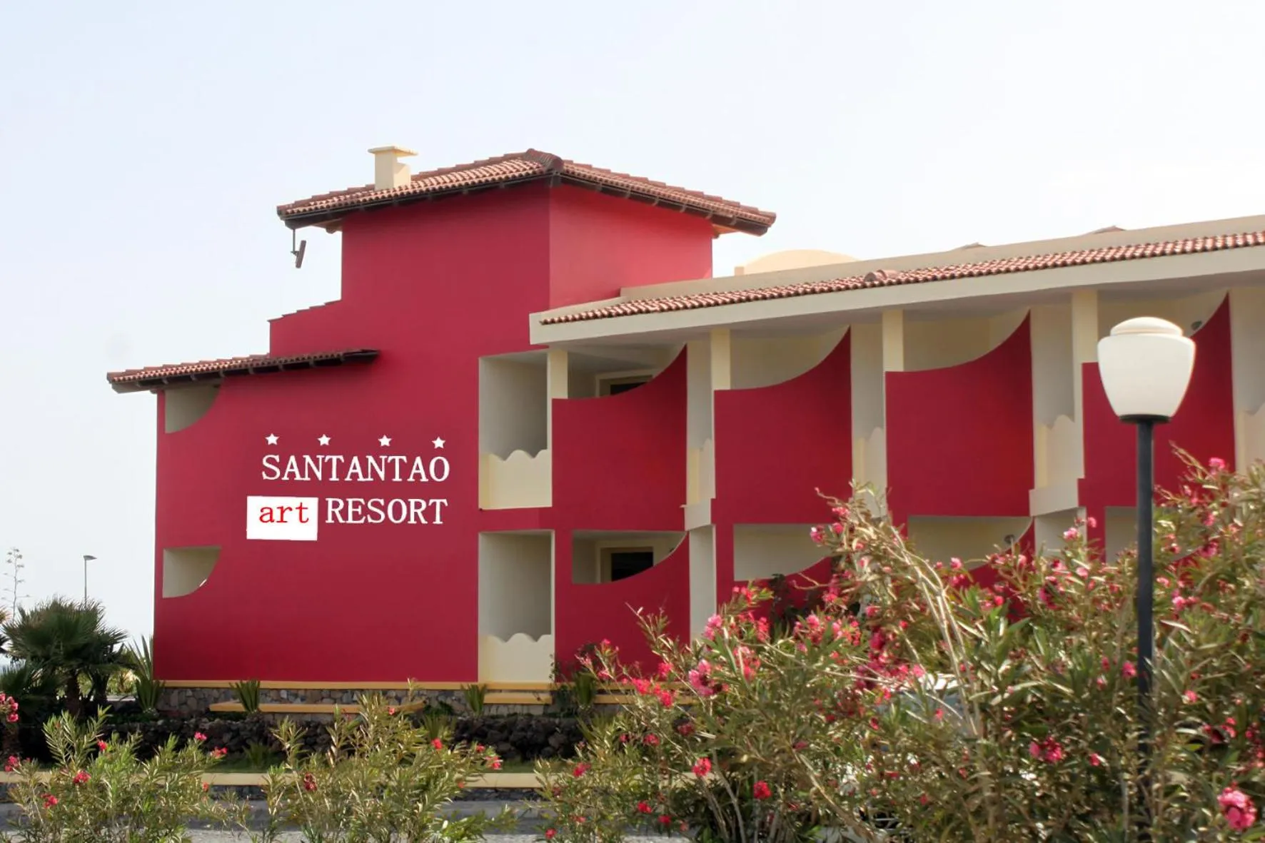 Property building in Hotel Santantao Art Resort