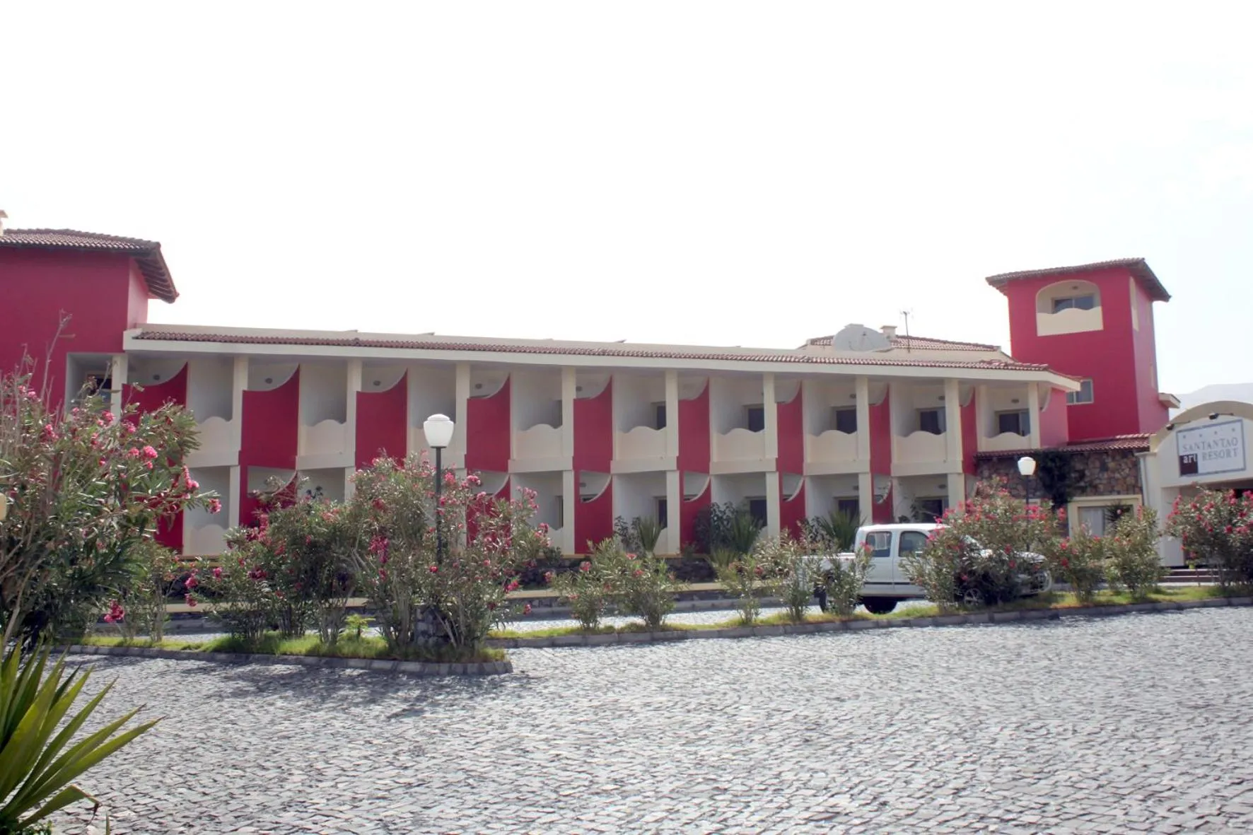 Property building in Hotel Santantao Art Resort