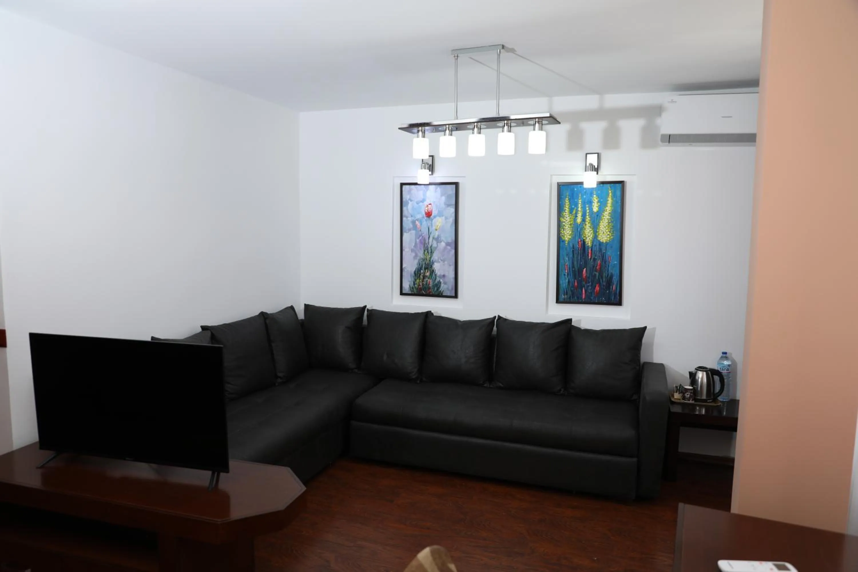 Living room in Bruti Hotel