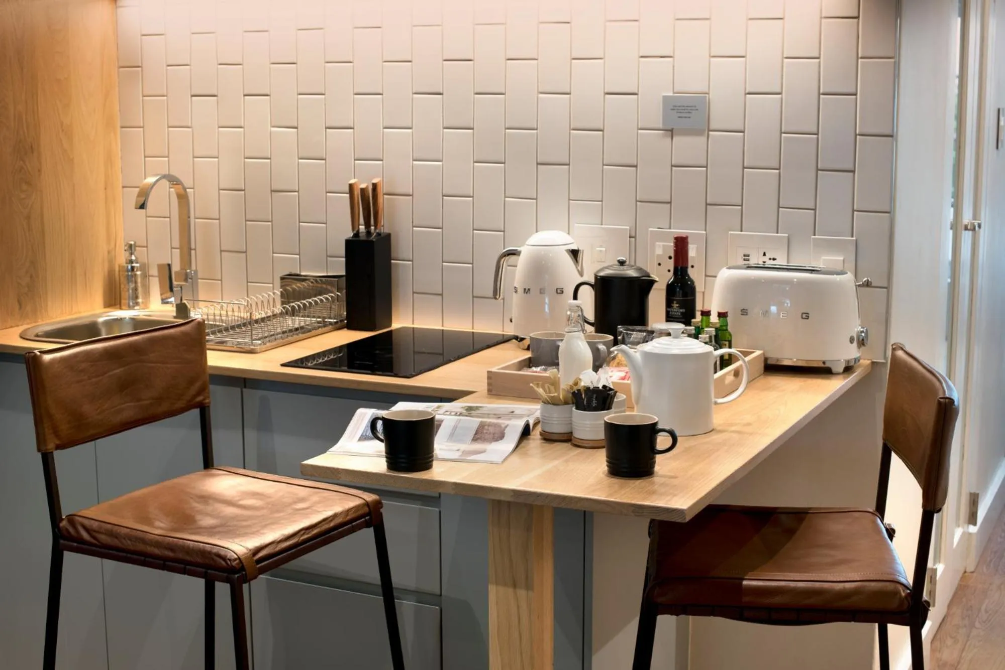 Kitchen or kitchenette in More Quarters Hotel