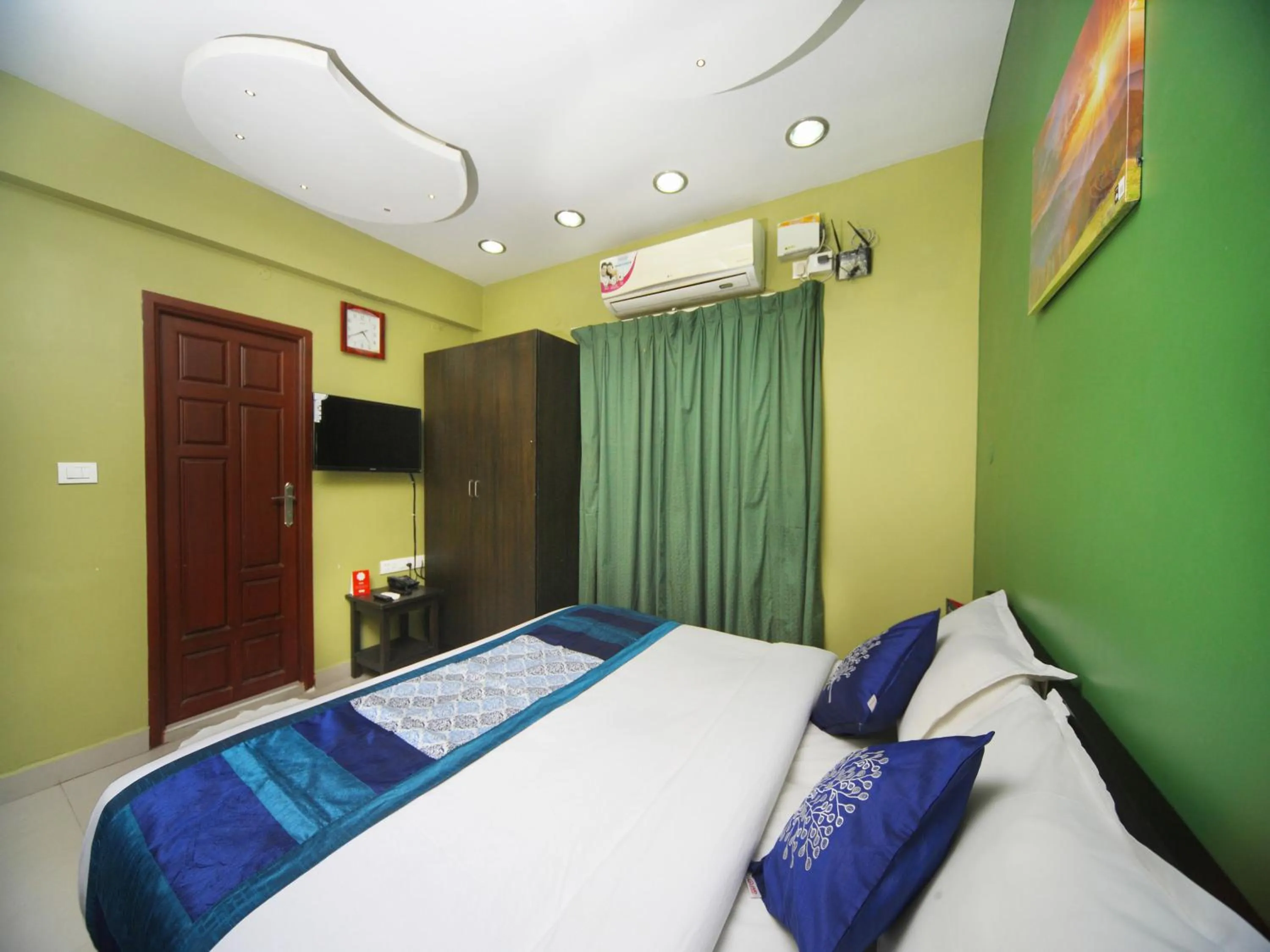 Bedroom, Bed in Max Classic Serviced Apartment