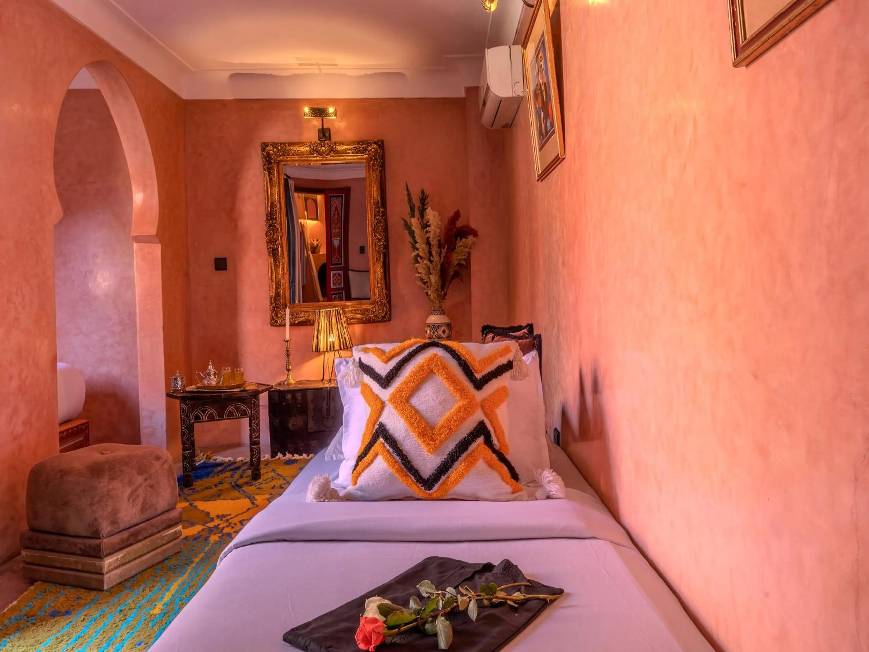 Bed in Riad Irhalne